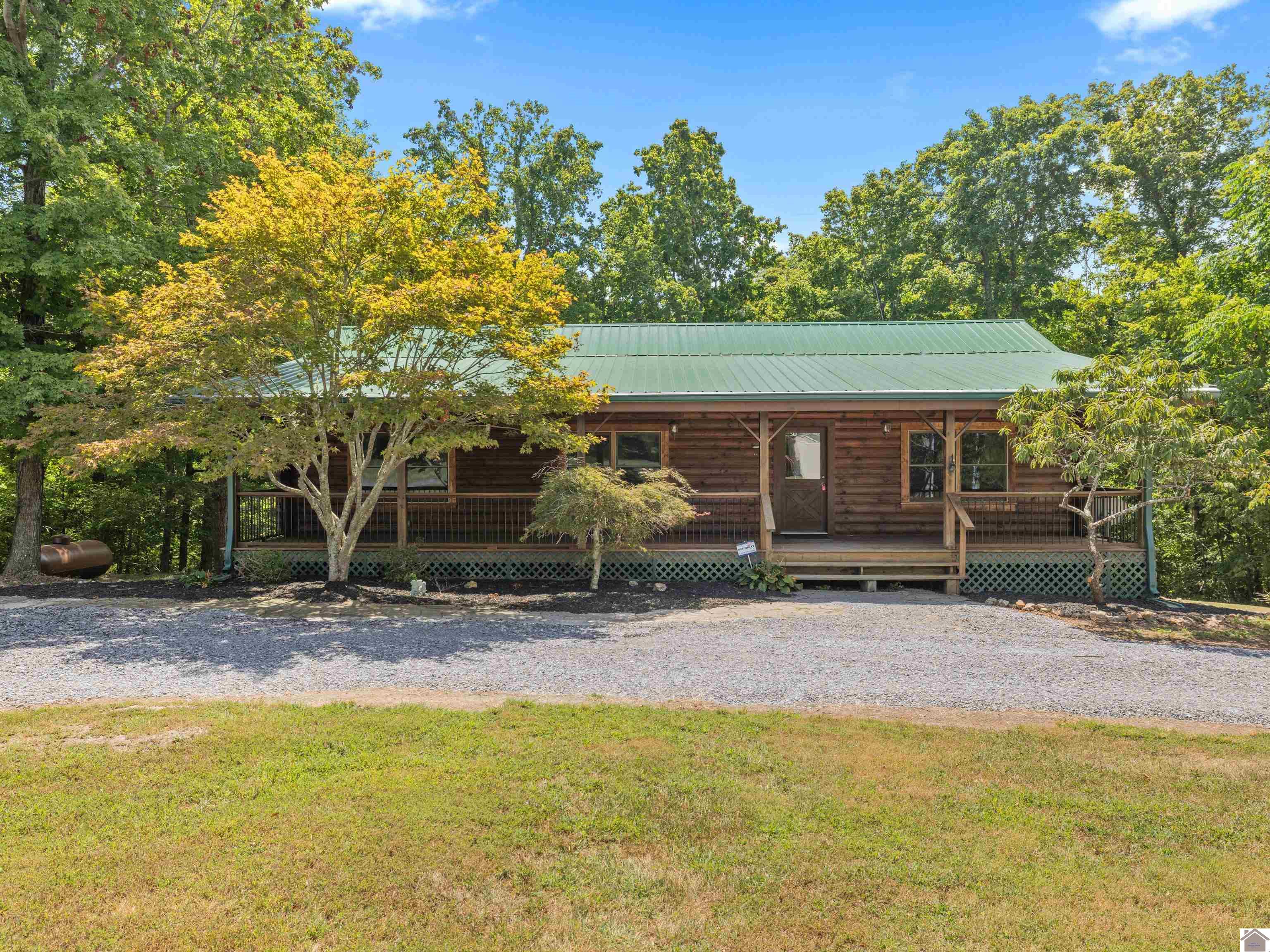 2800 Friendship Road Property Photo 2
