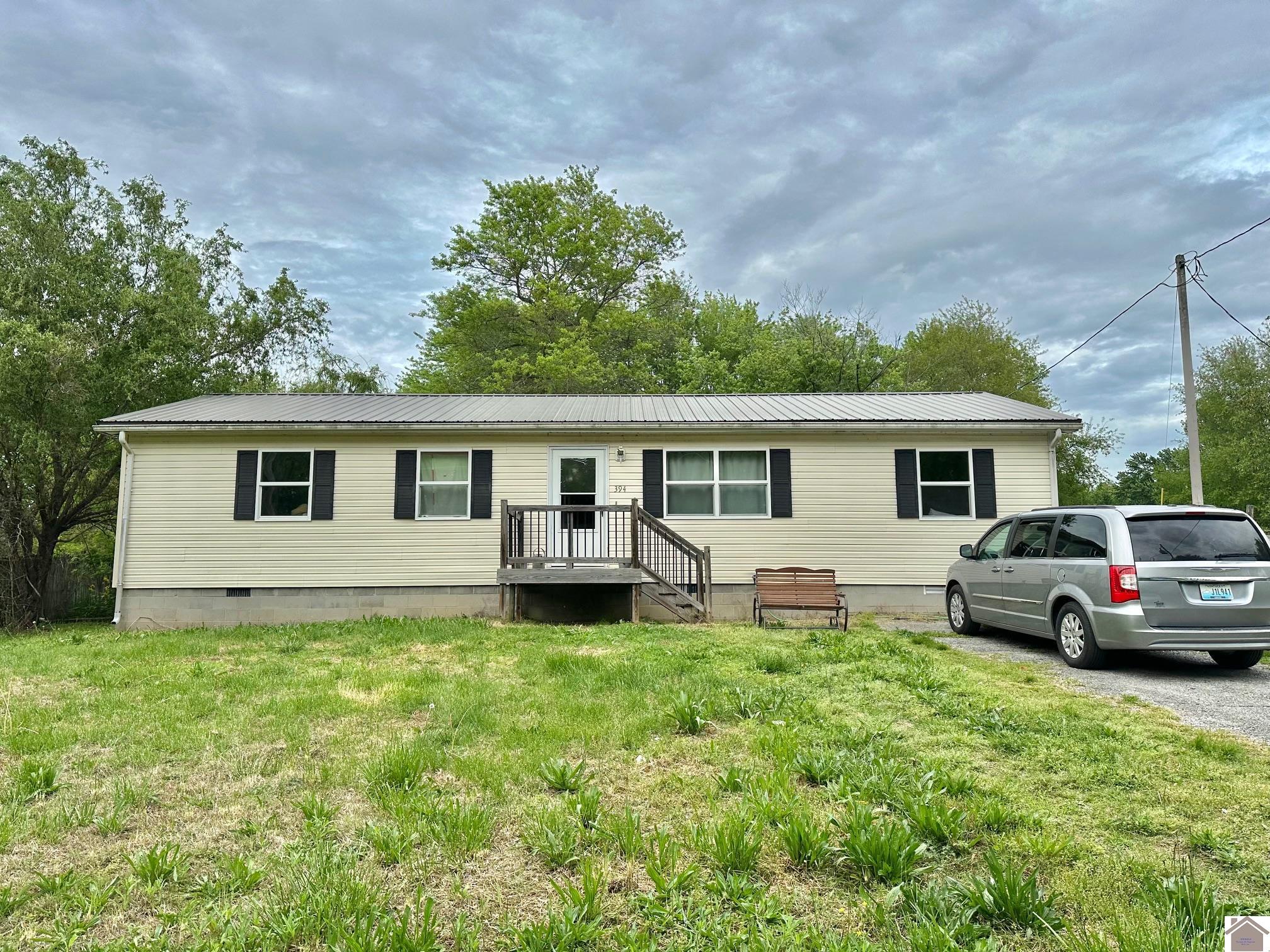 394 Waldrop Drive Property Photo 1