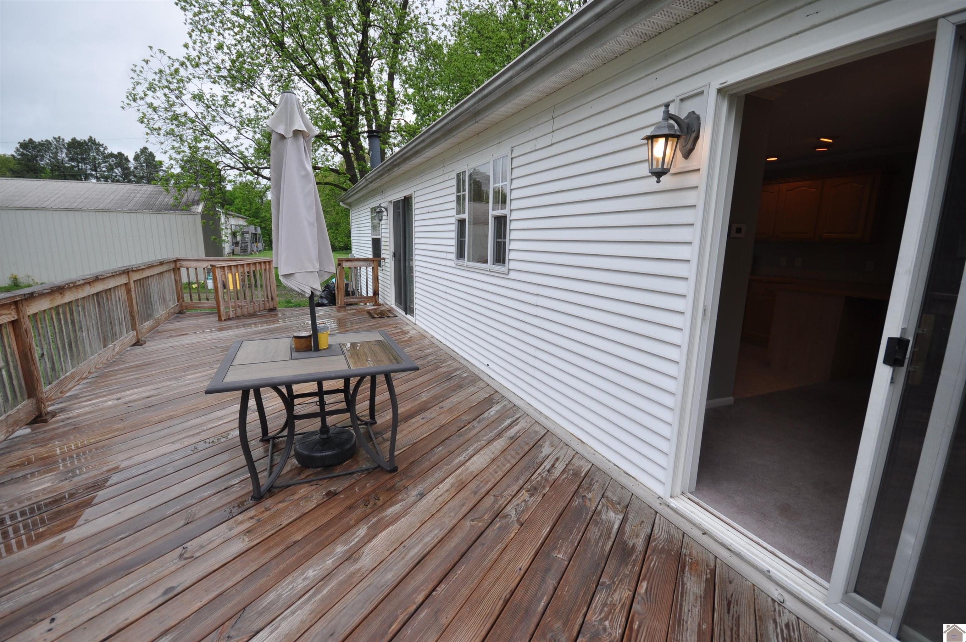 5770 & 5772 Metropolis Lake Road Property Photo 10