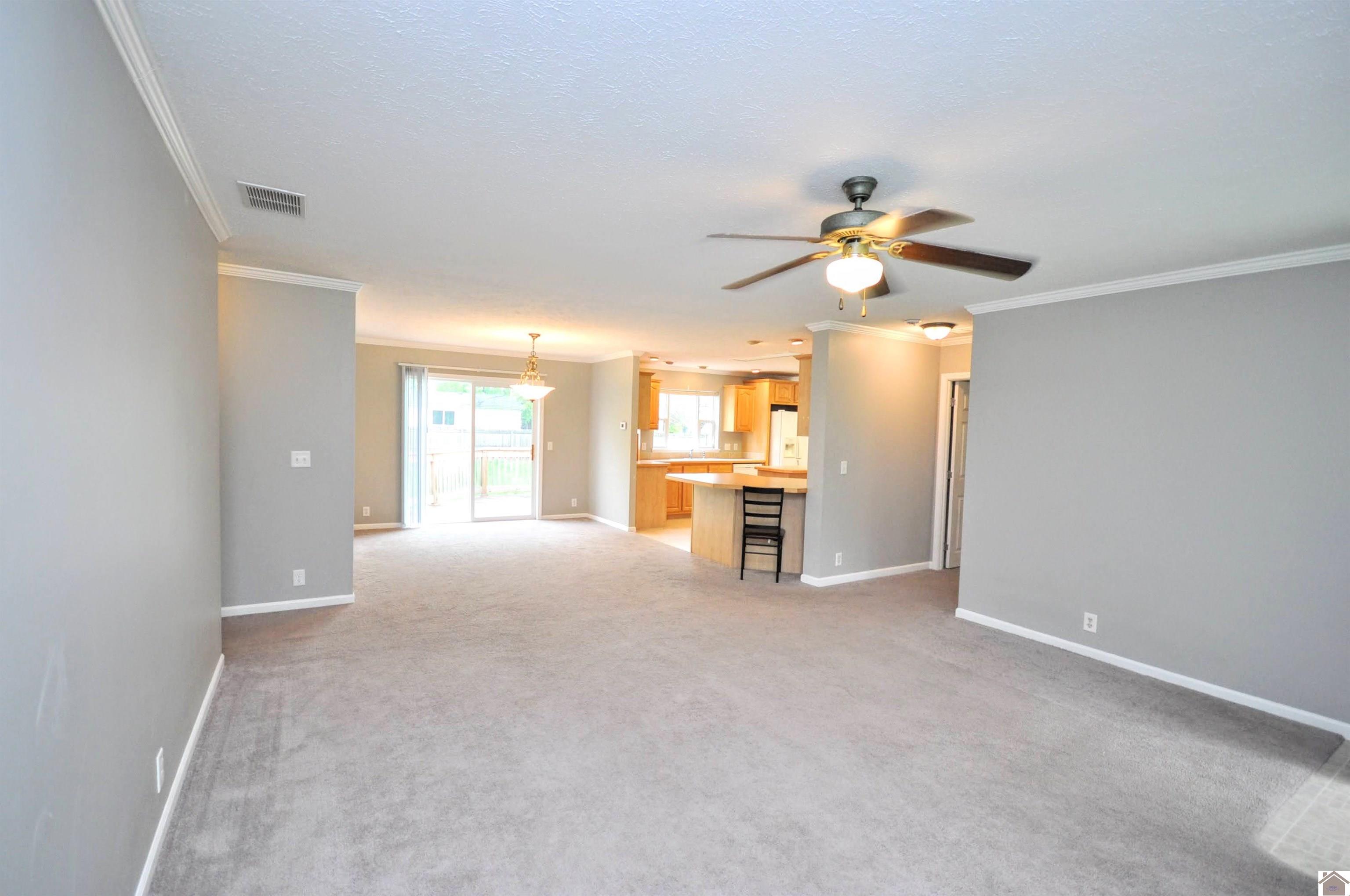 5770 & 5772 Metropolis Lake Road Property Photo 12