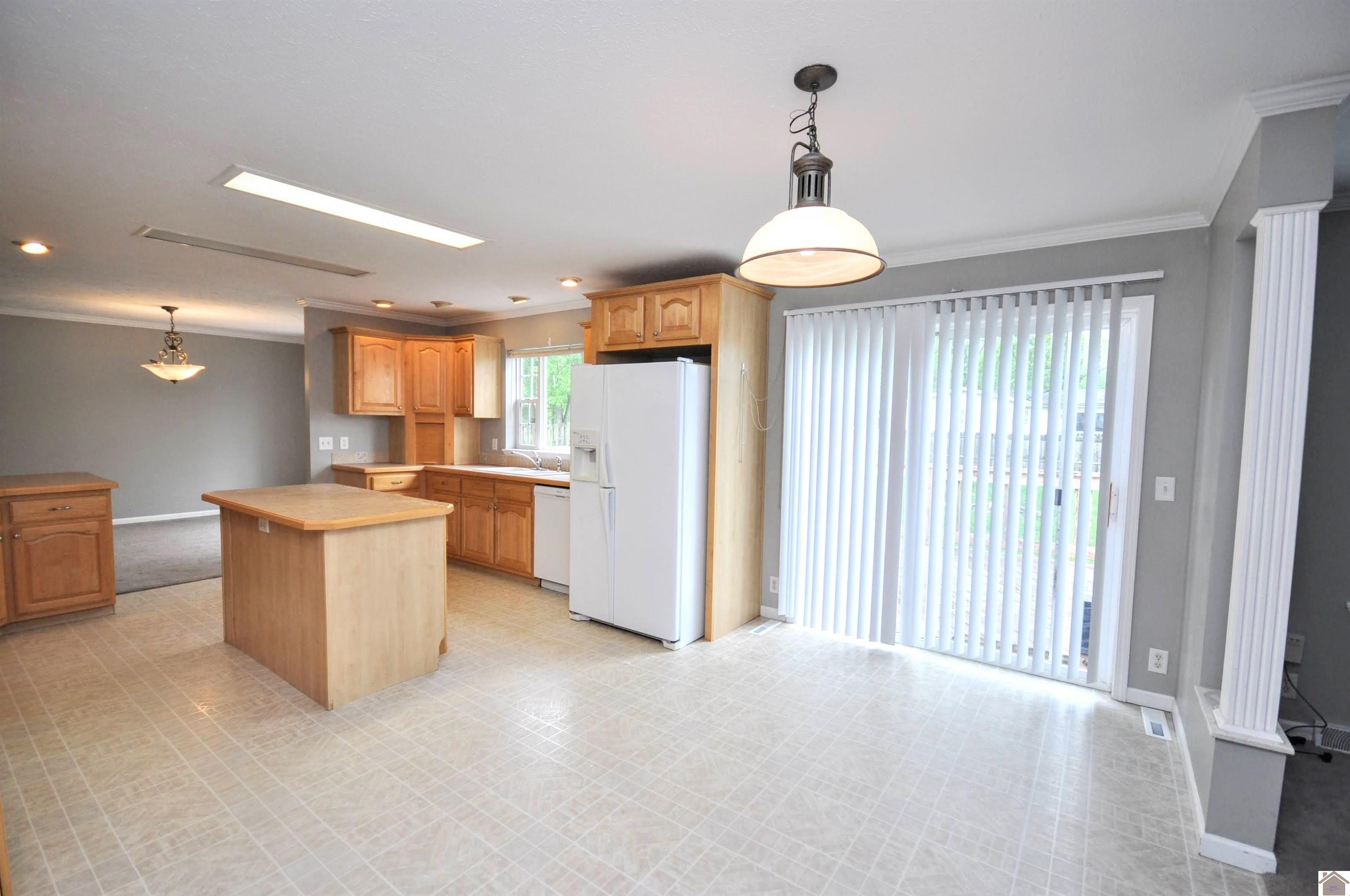 5770 & 5772 Metropolis Lake Road Property Photo 15