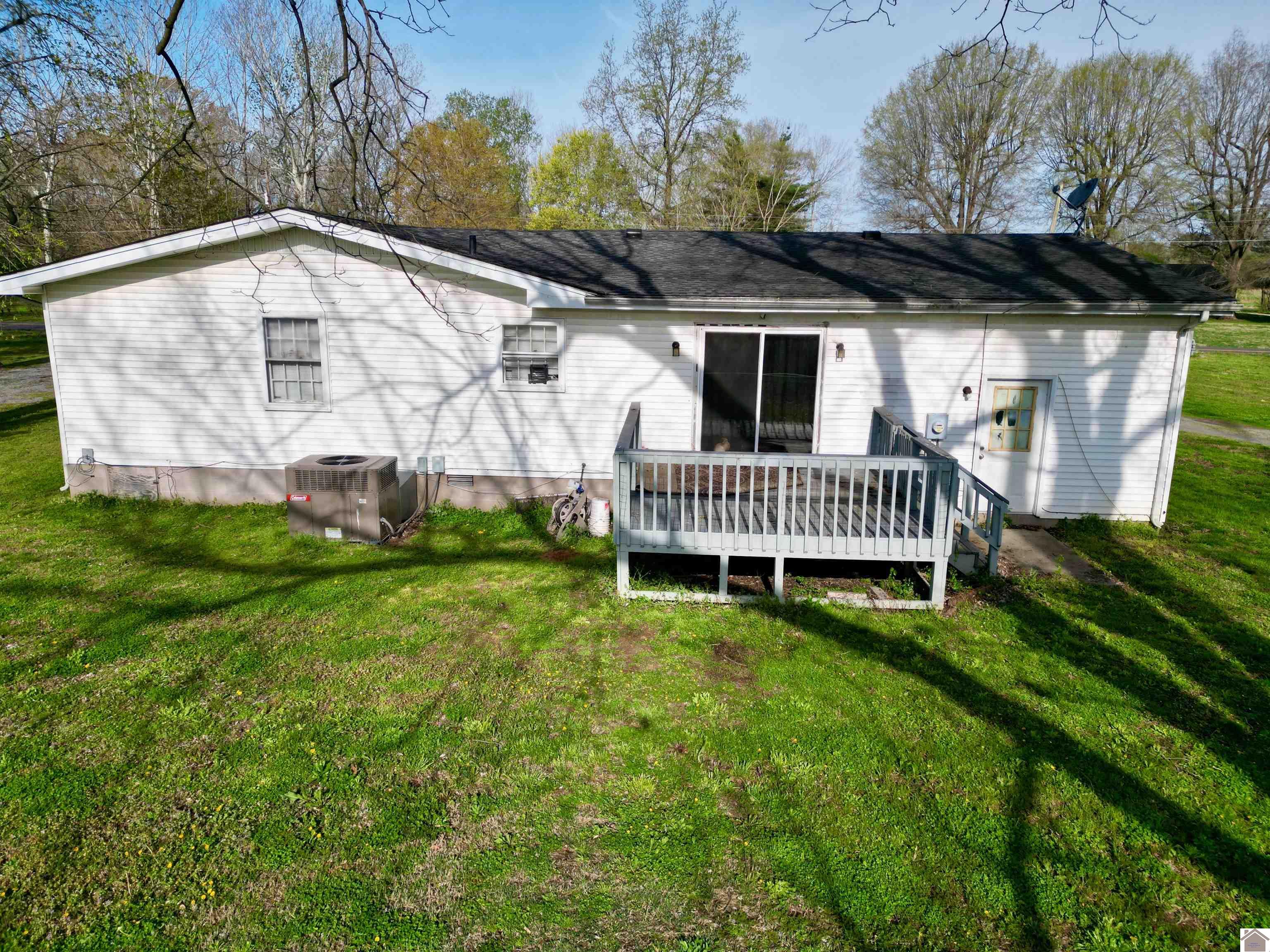 5770 & 5772 Metropolis Lake Road Property Photo 40