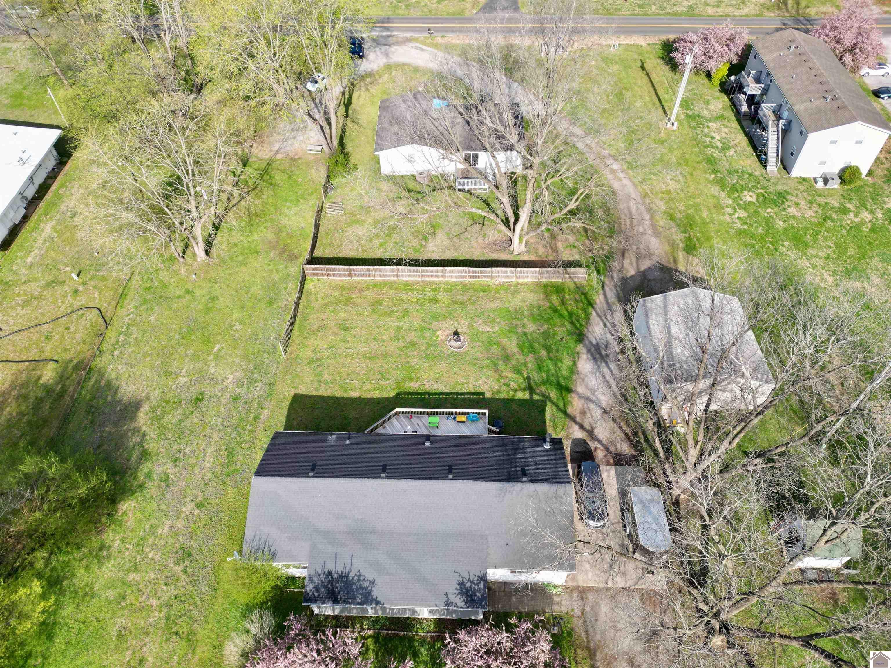 5770 & 5772 Metropolis Lake Road Property Photo 42