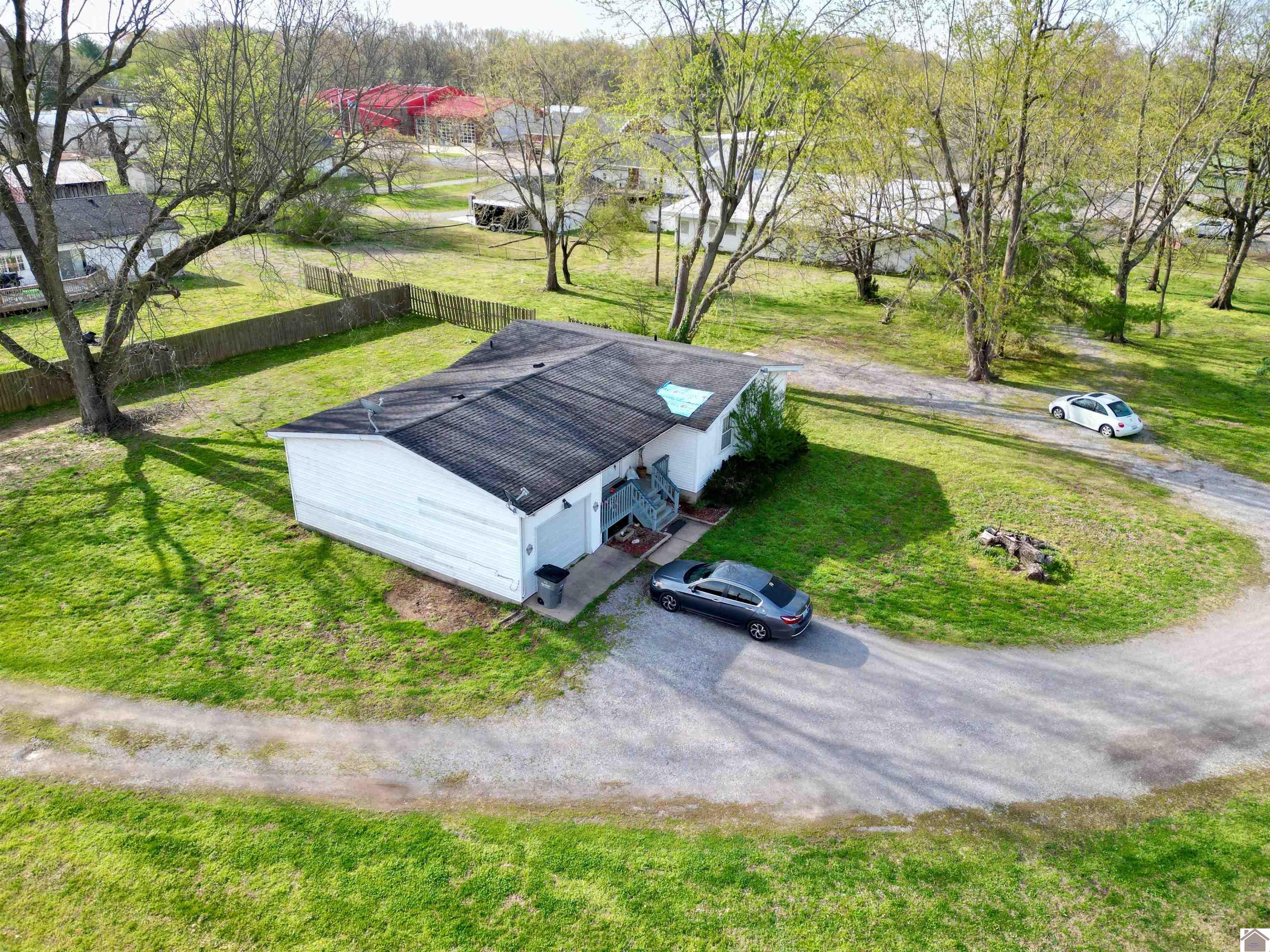 5770 & 5772 Metropolis Lake Road Property Photo 43