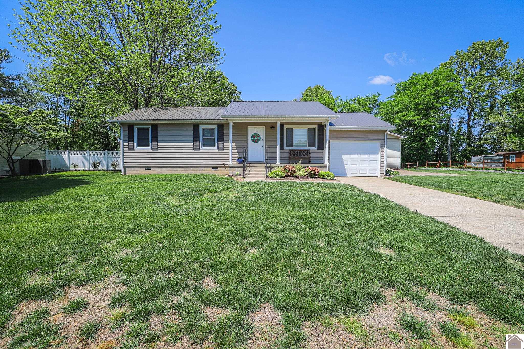 4745 Craven Dr Property Photo
