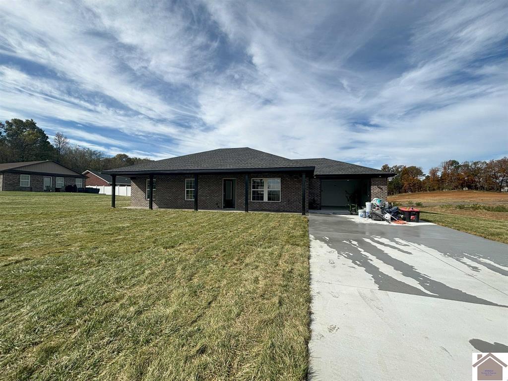 210 Clover Crescent Property Photo 1
