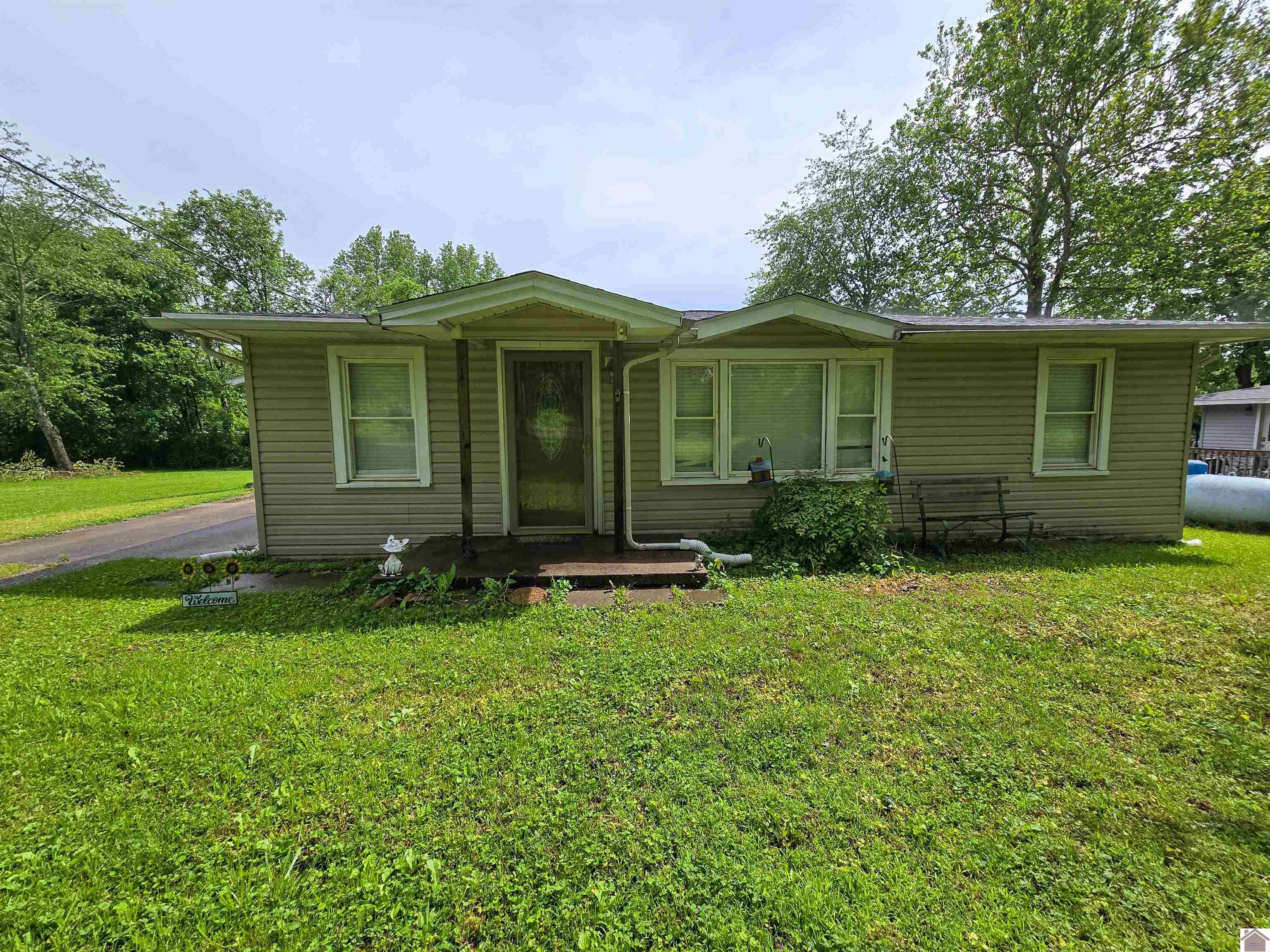 1140 Throgmorton Rd Property Photo 1