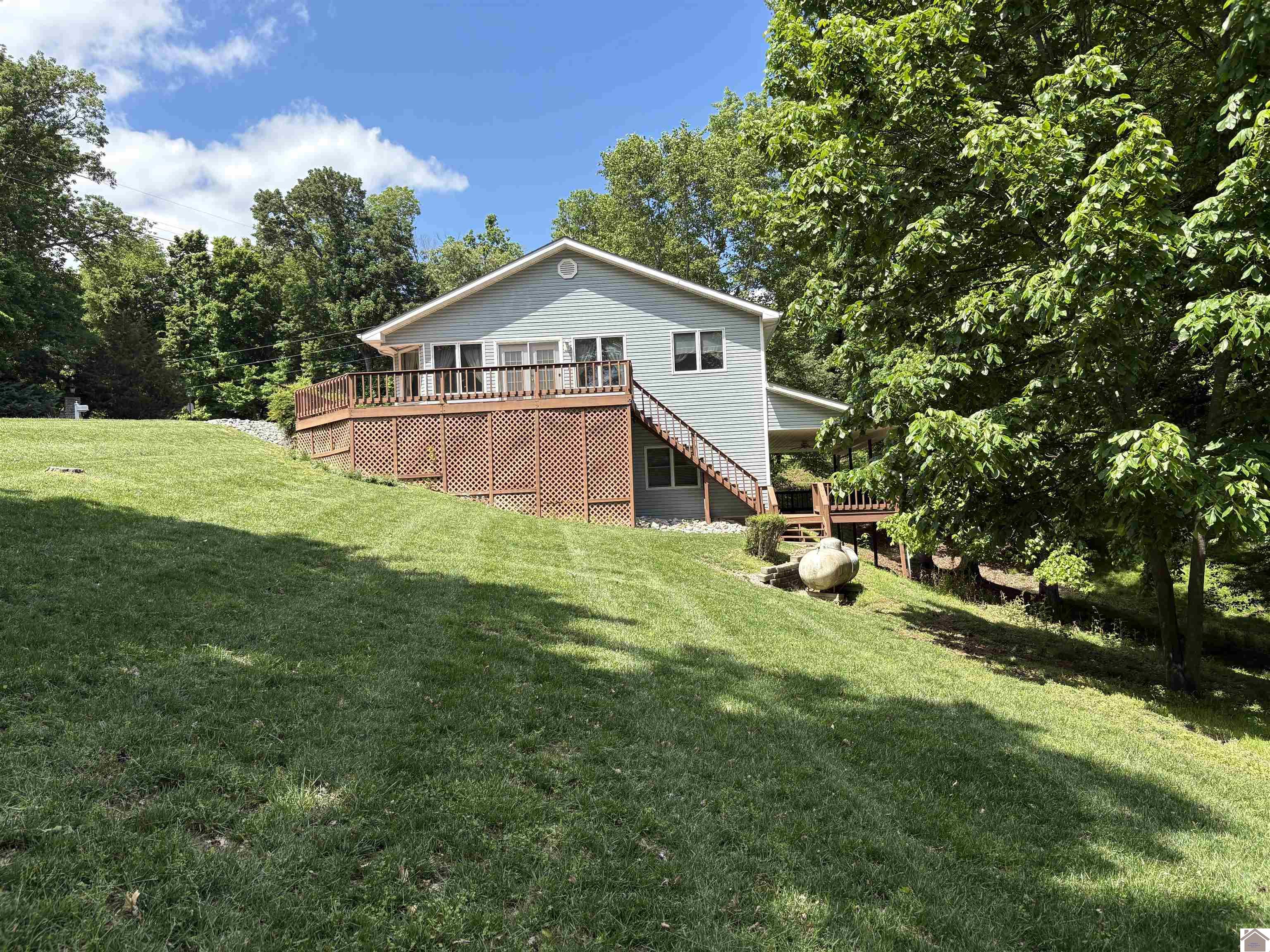 333 Richmond Property Photo 4