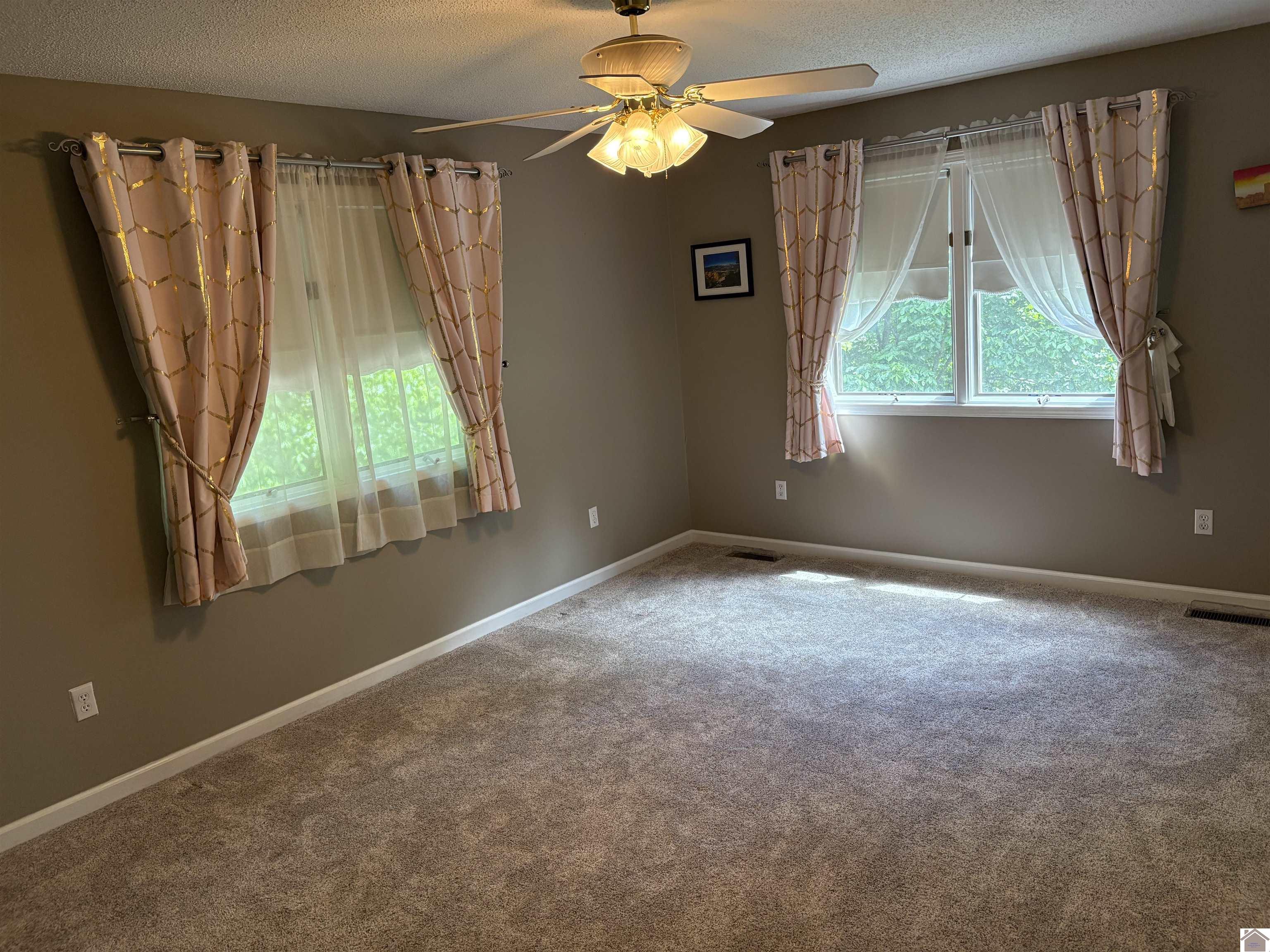 333 Richmond Property Photo 19