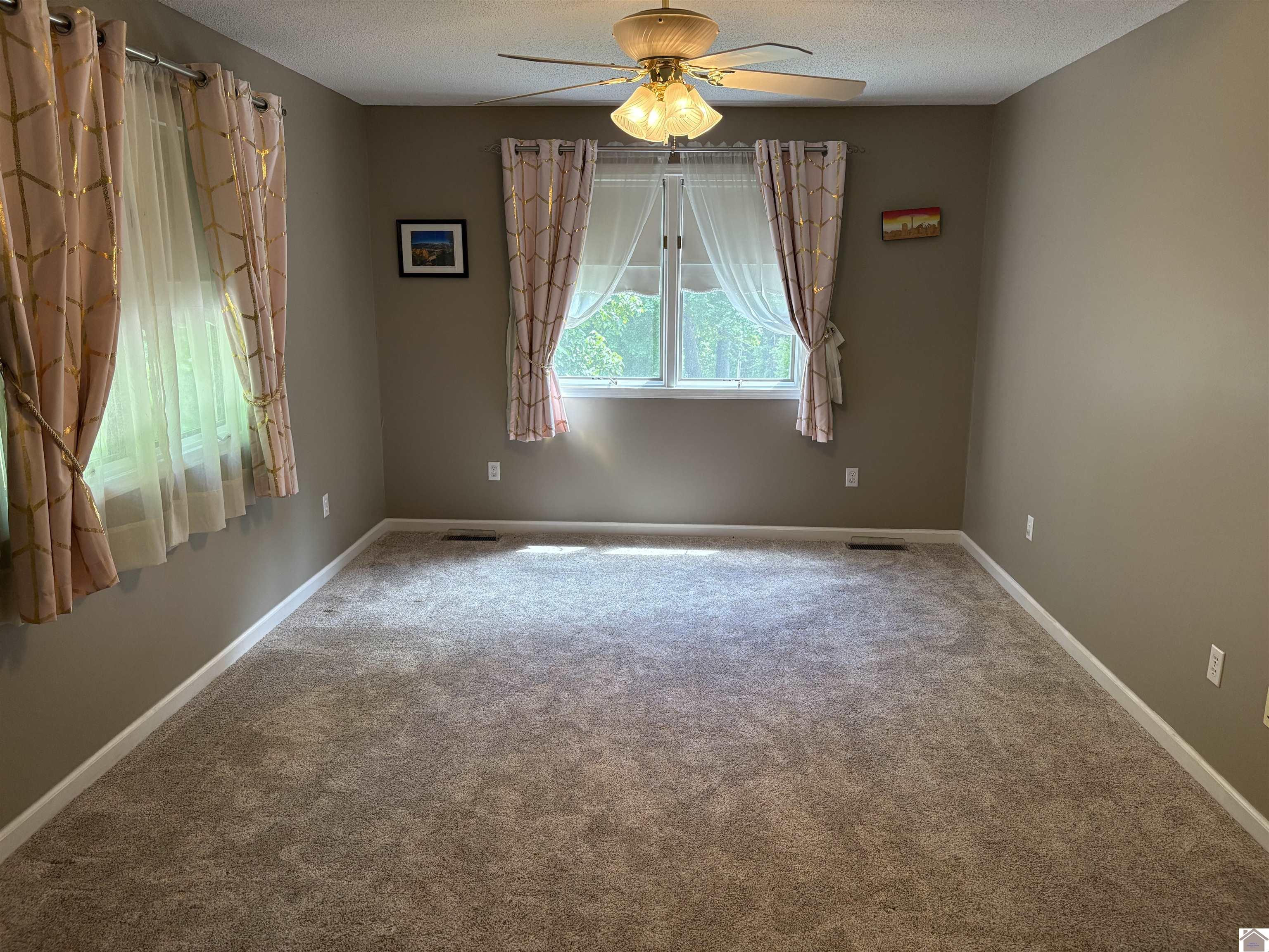 333 Richmond Property Photo 20
