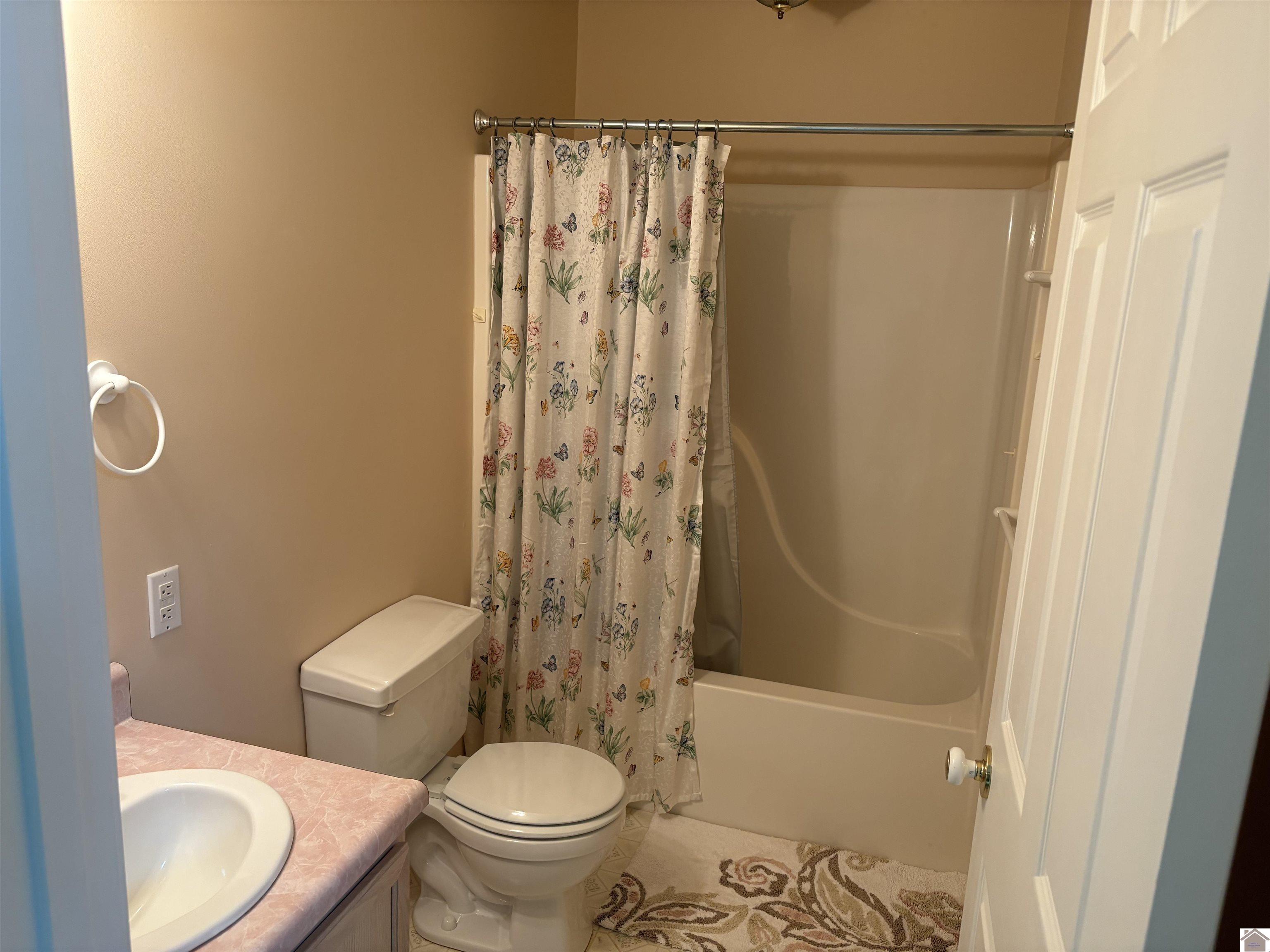 333 Richmond Property Photo 23