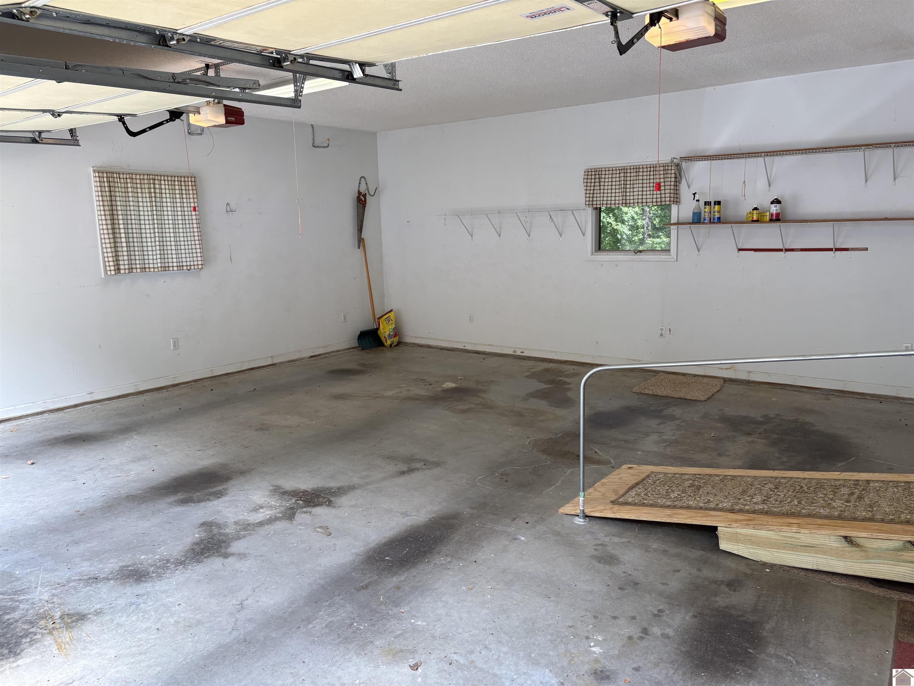 333 Richmond Property Photo 25