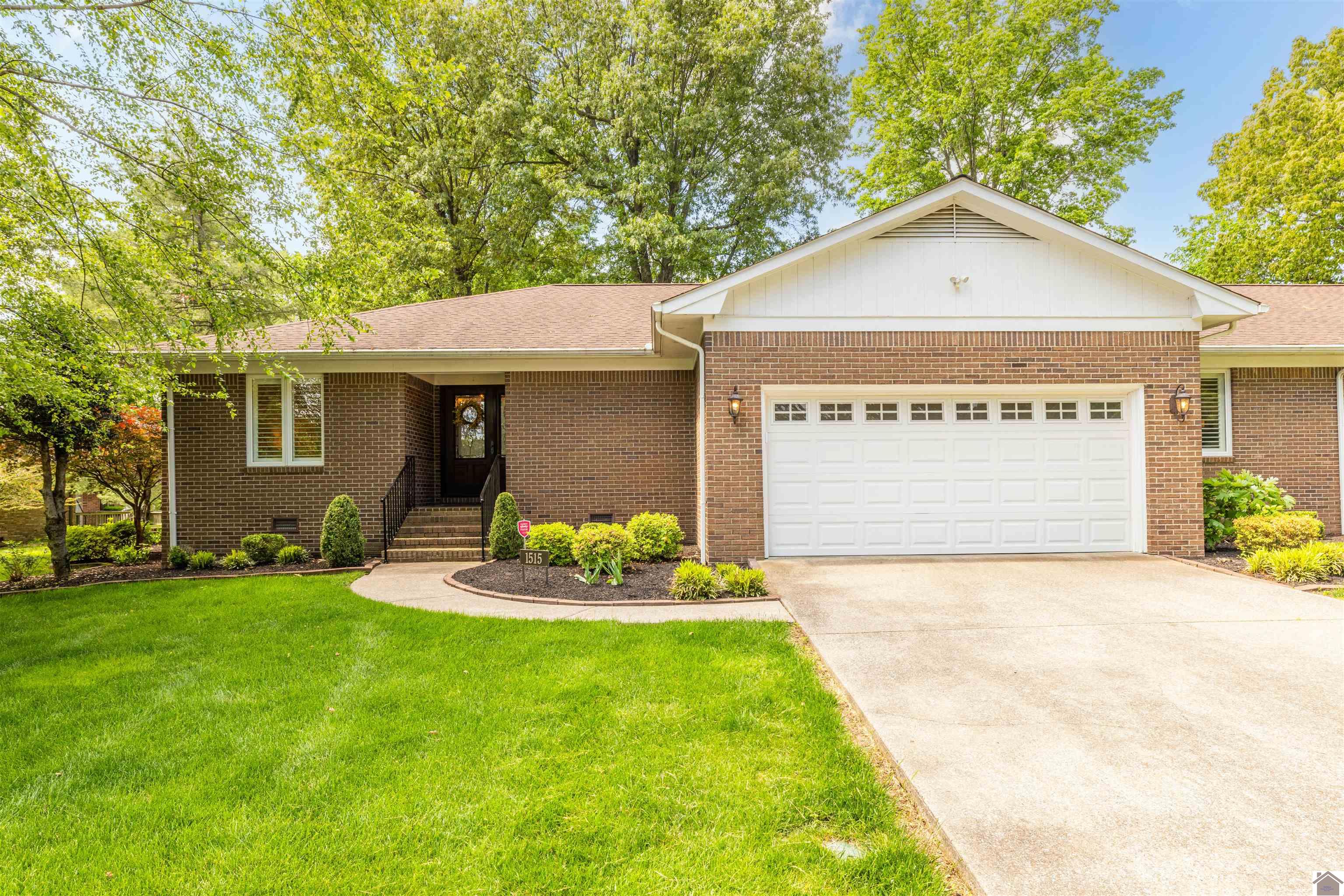 1515 Gleneagles Drive Property Photo 1