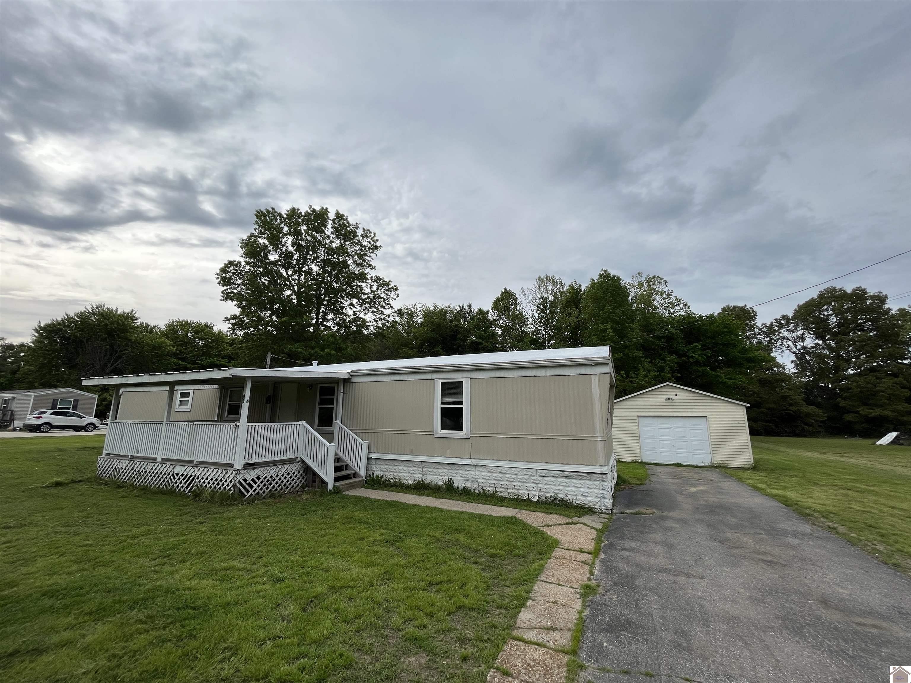 99 Johnston Subdivision Rd Property Photo 1