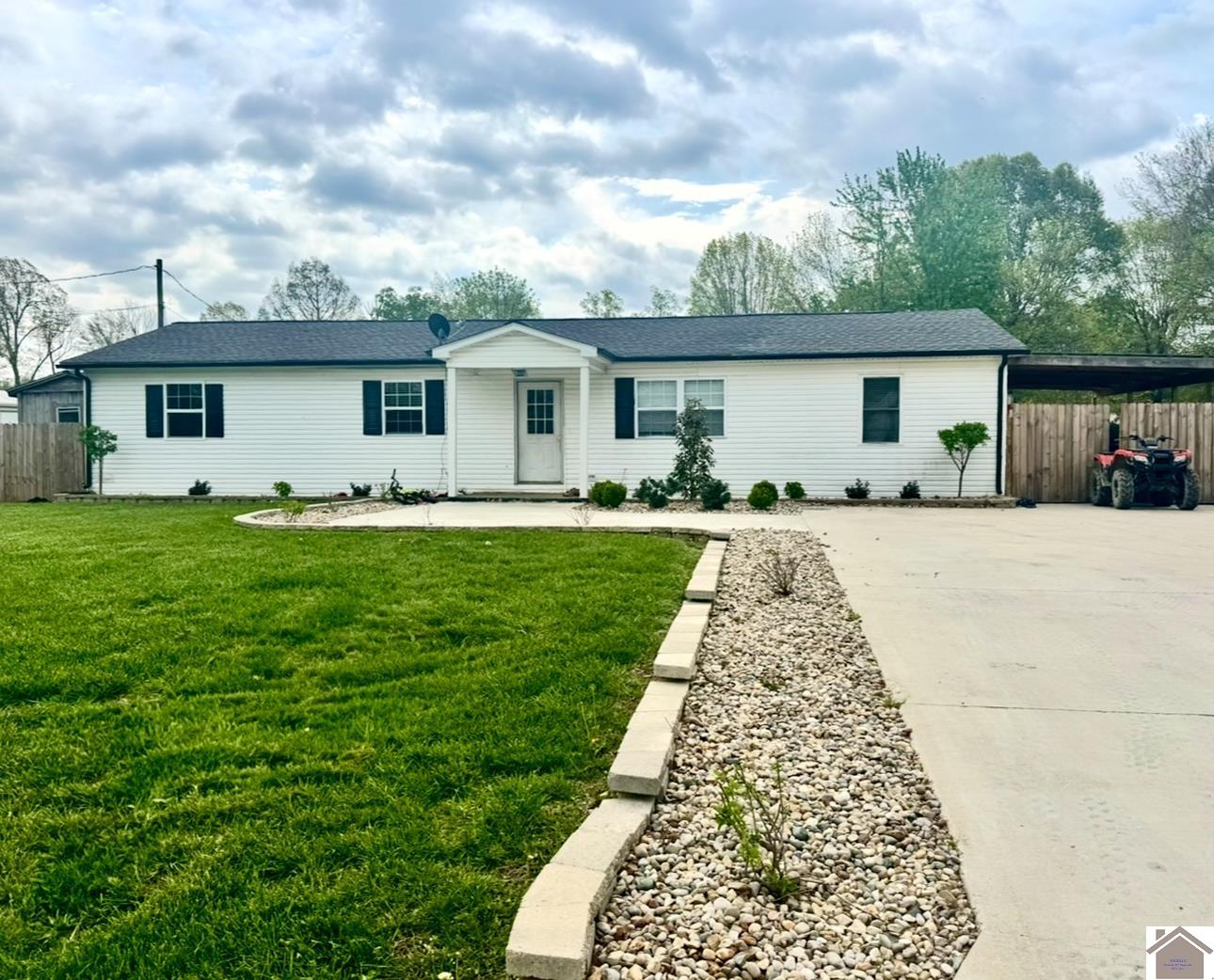 566 Golden Meadow Ln Property Photo