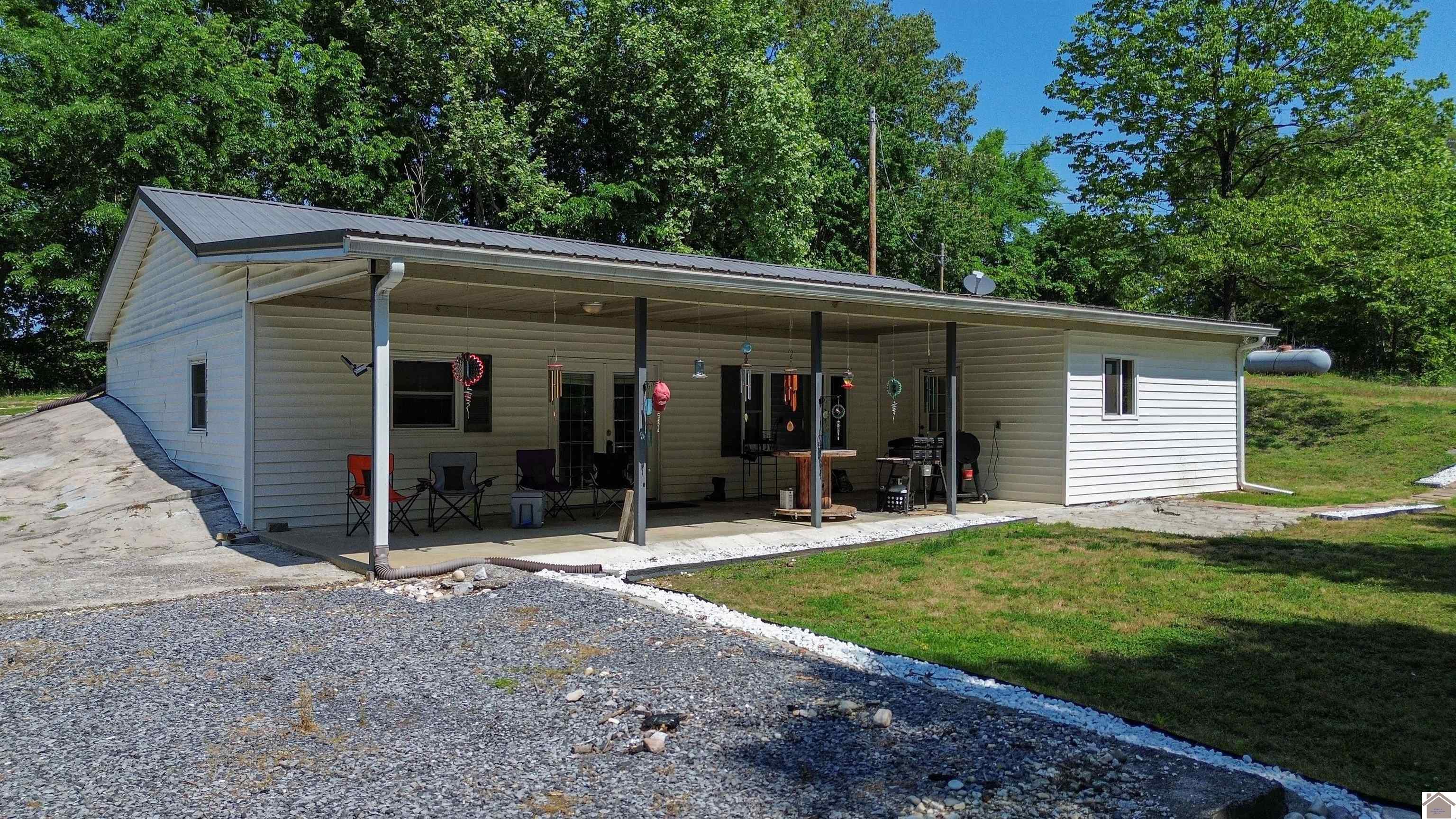 771 Paradise Road Property Photo