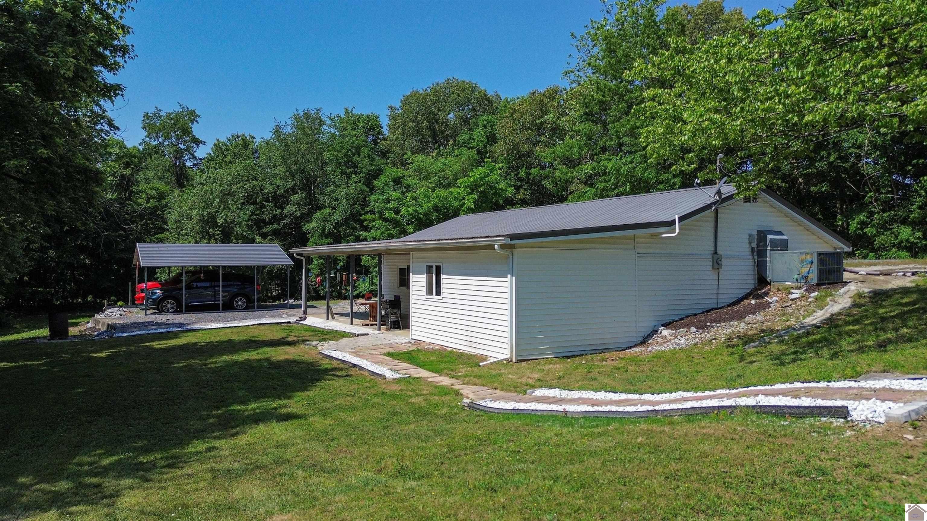 771 Paradise Road Property Photo 12