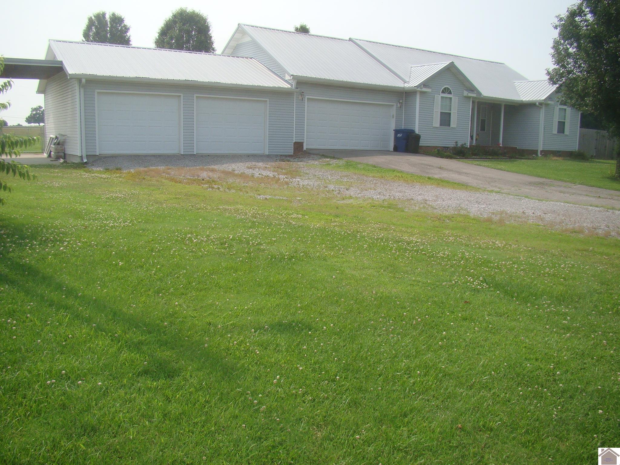 115 Meadowbrook Drive Property Photo 1