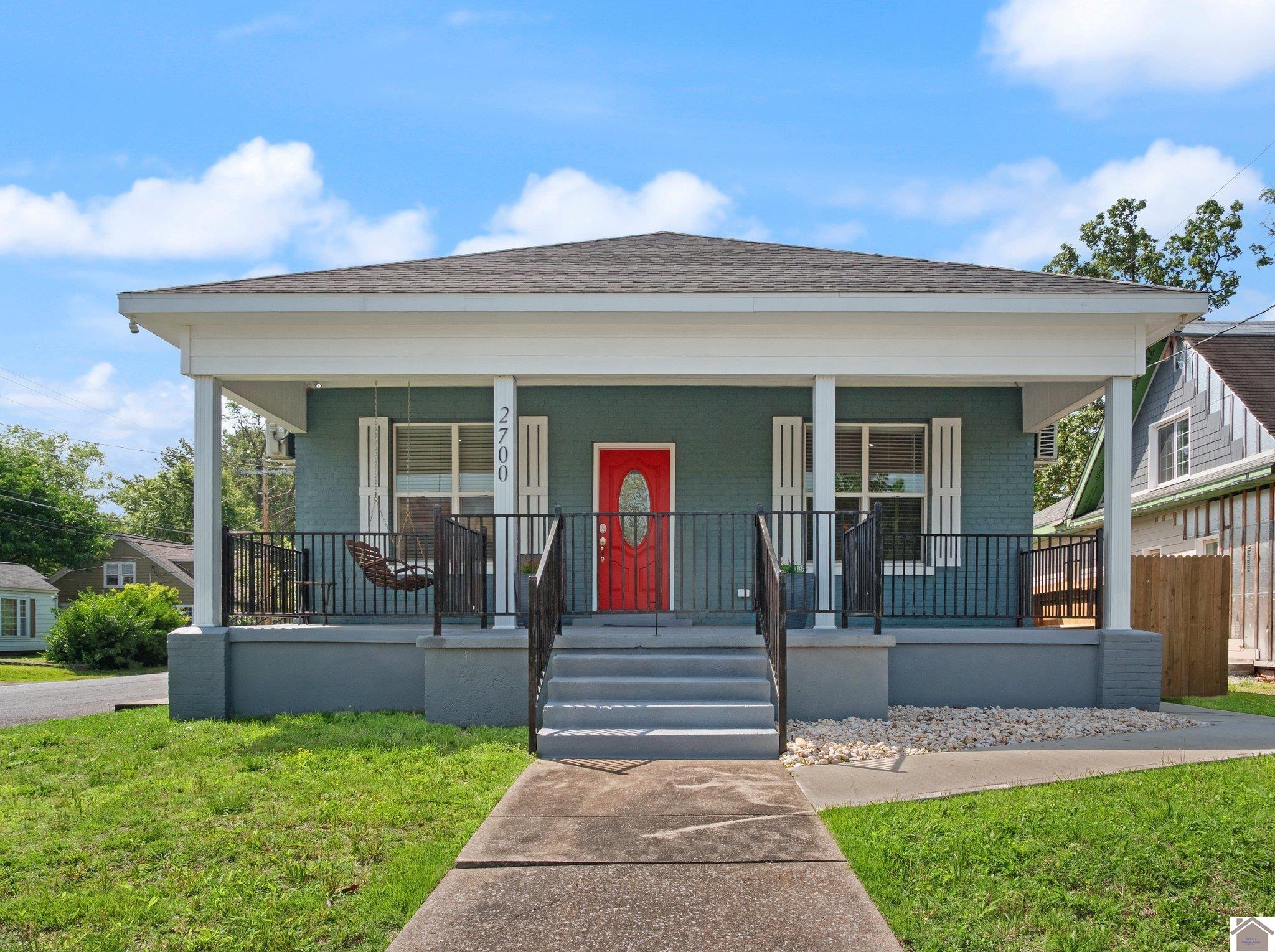 2700 Washington Street Property Photo 1