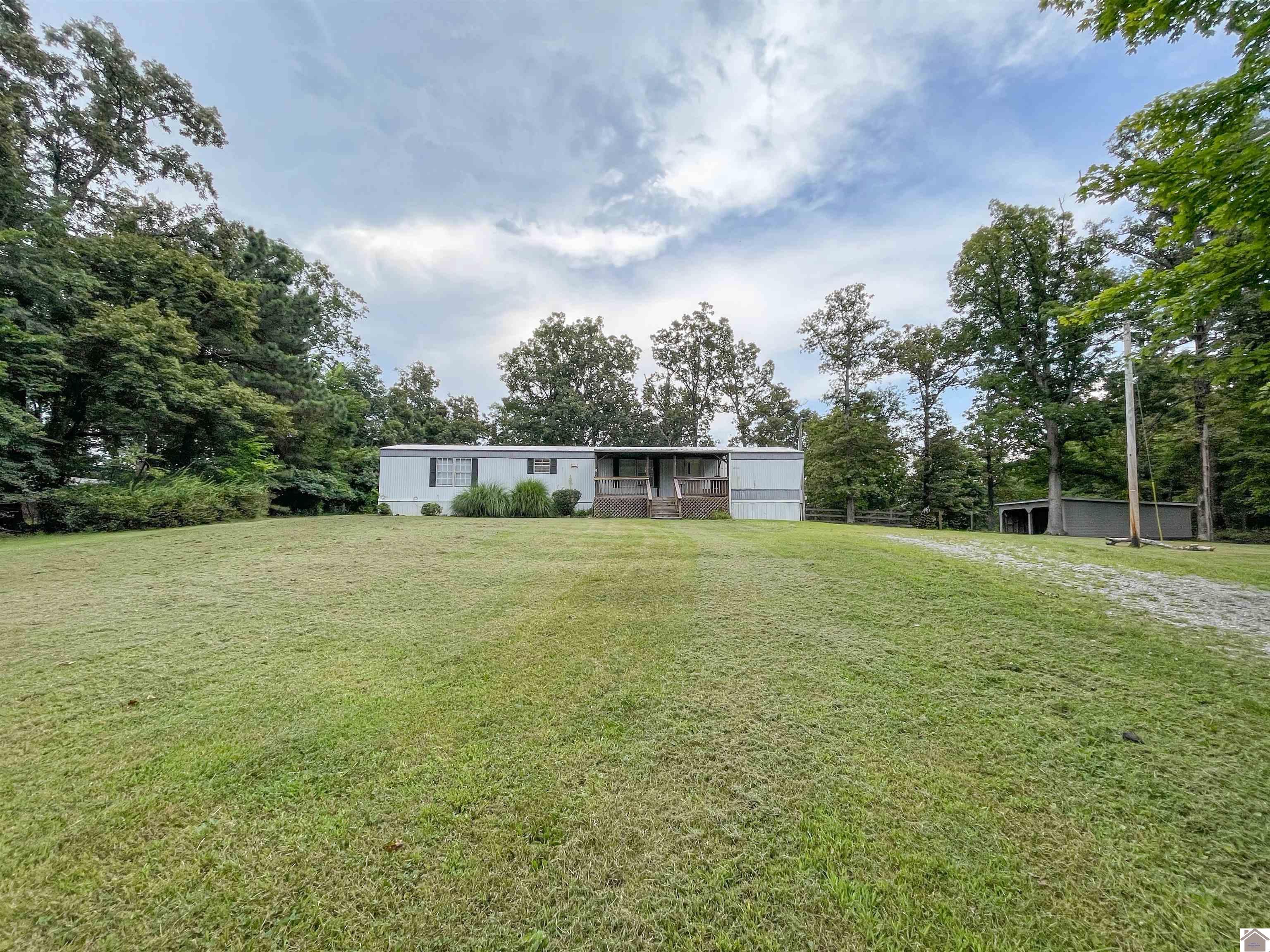 651 Ky 810 S Property Photo 1