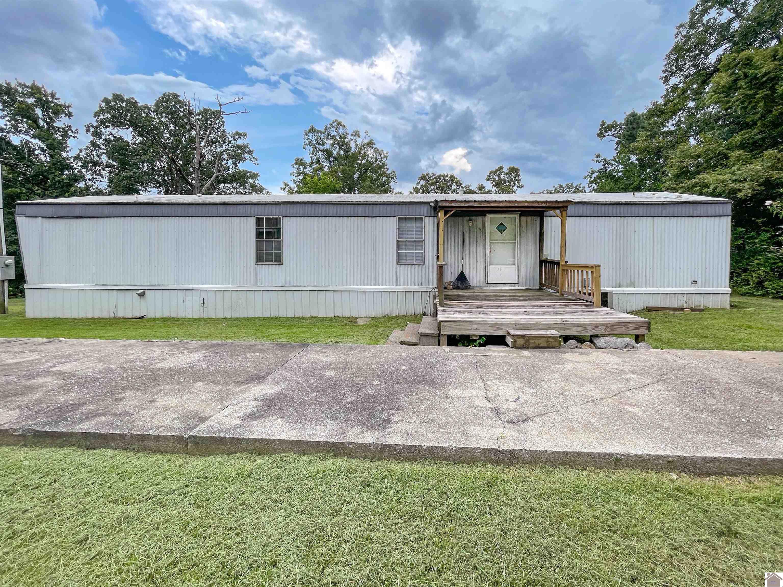 651 Ky 810 S Property Photo 2