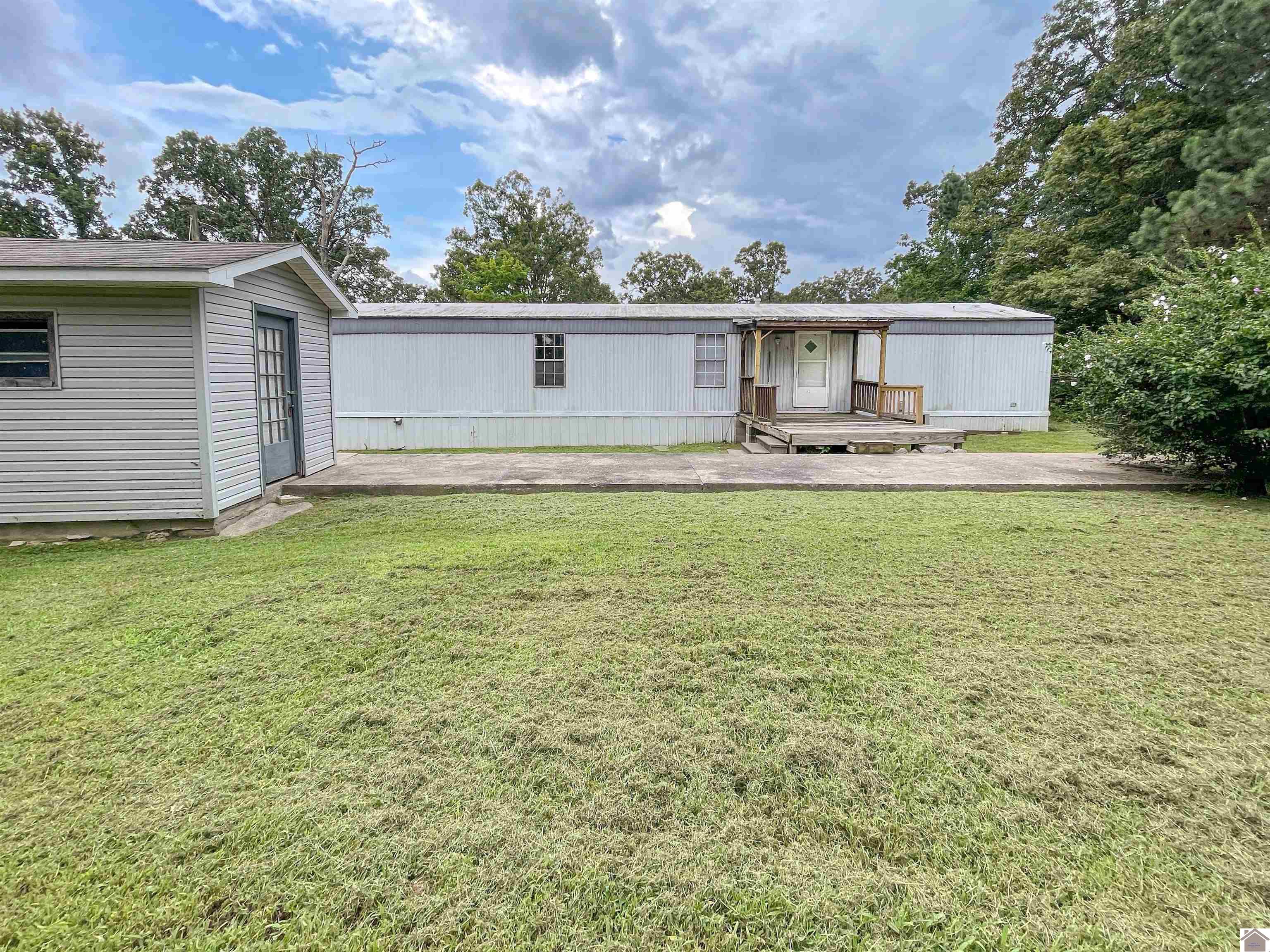 651 Ky 810 S Property Photo 30