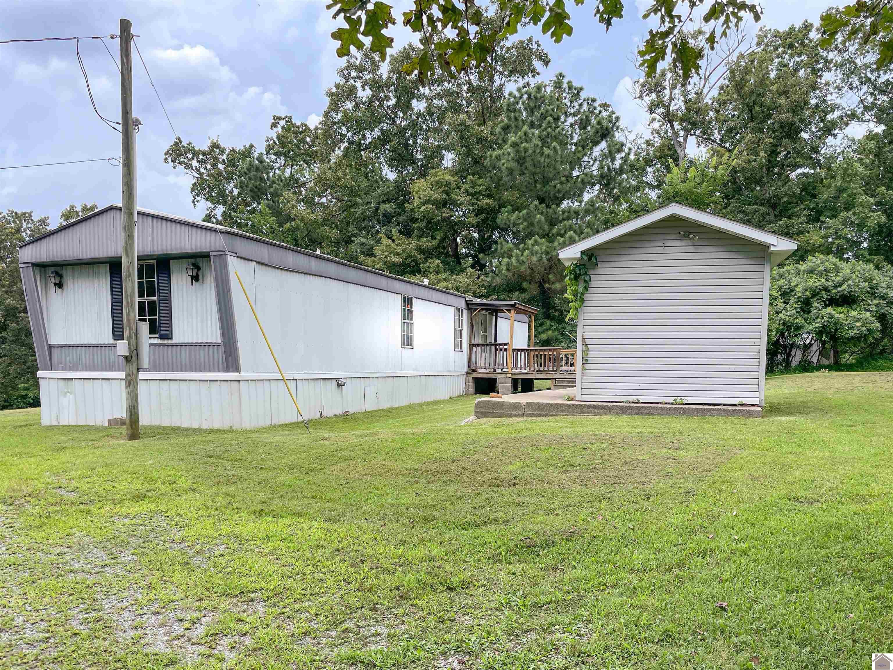 651 Ky 810 S Property Photo 31