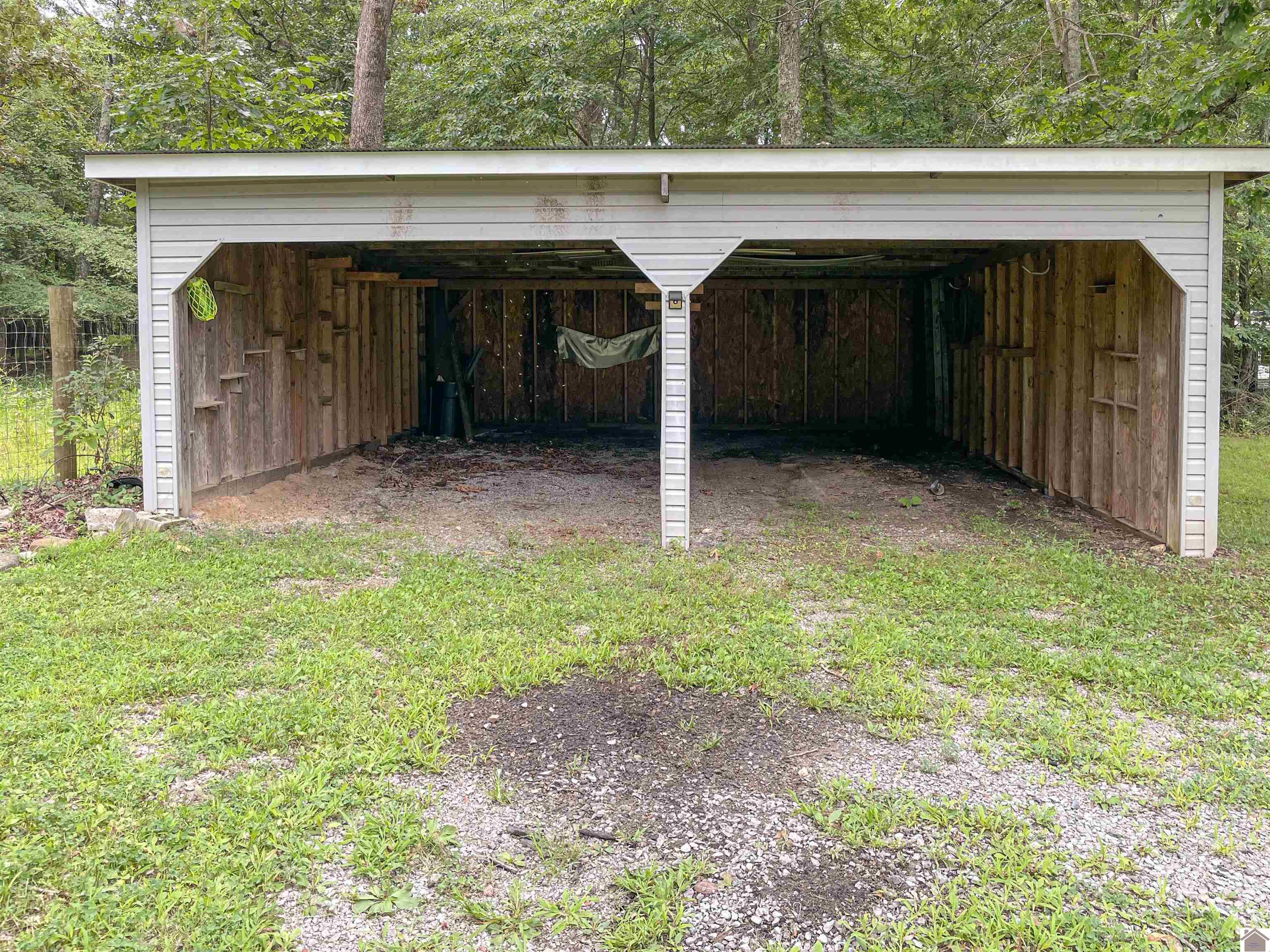 651 Ky 810 S Property Photo 33