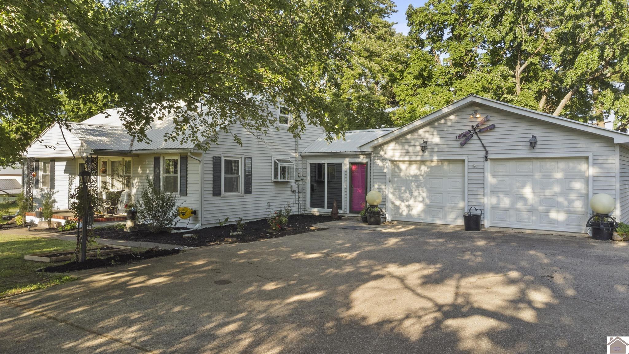 3730 Metropolis Lake Road Property Photo 1