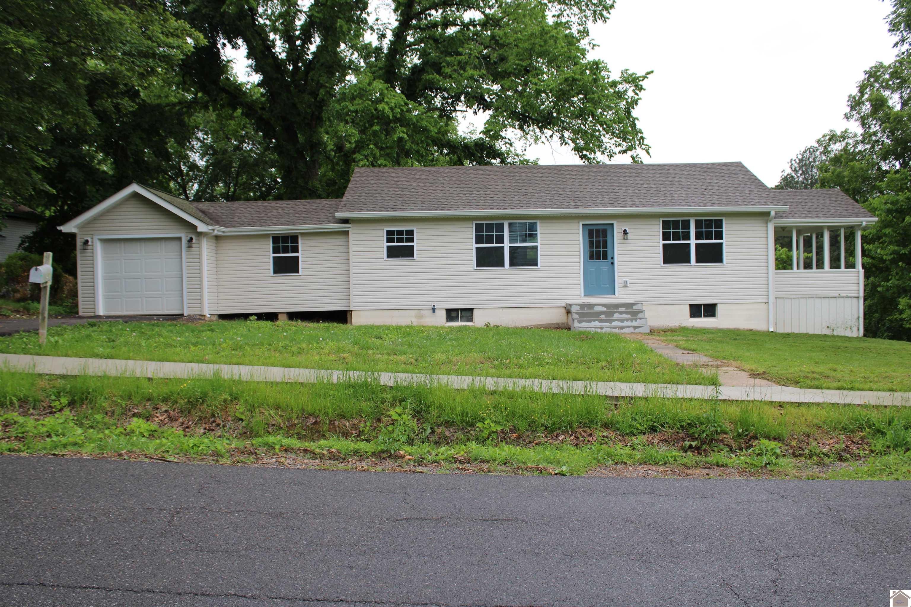 1400 Walnut St Property Photo 1