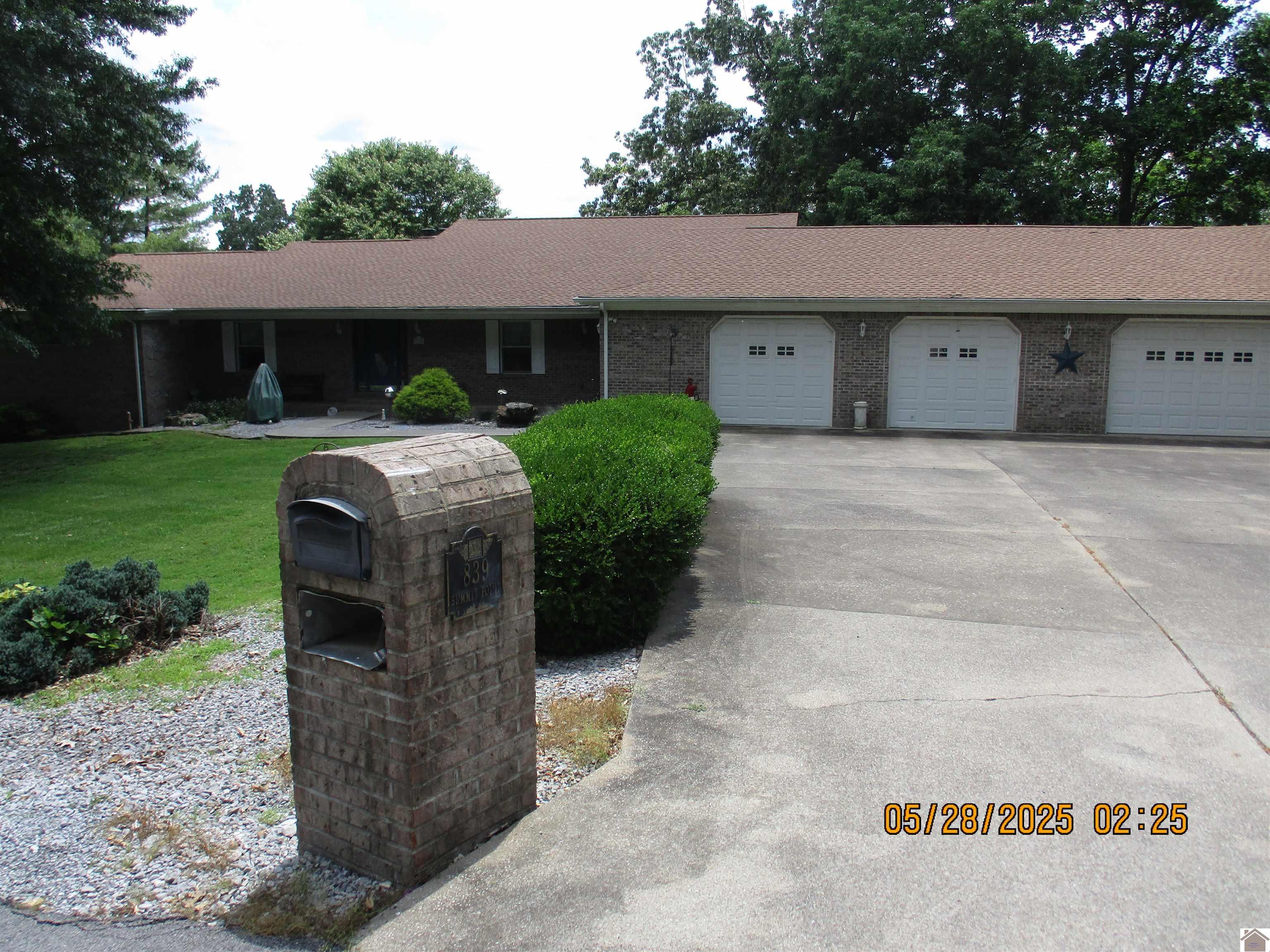 839 Summit Point Property Photo 1