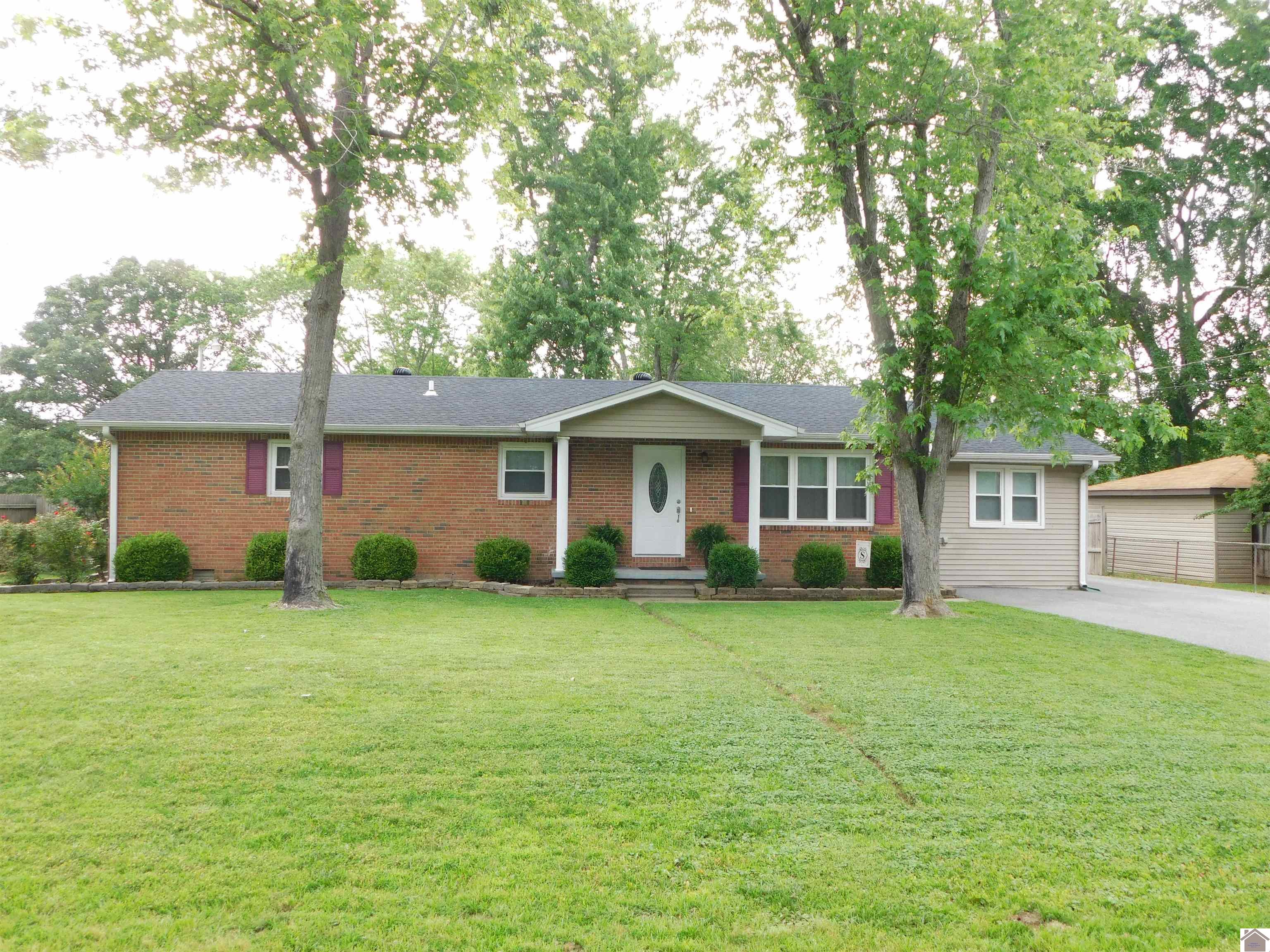 2025 Champ Dr Property Photo 1