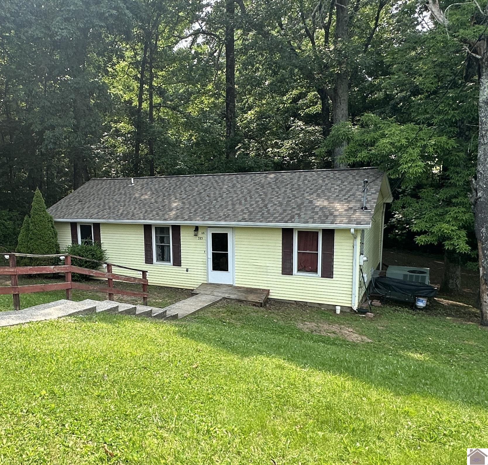 535 Leeds Drive Property Photo 1