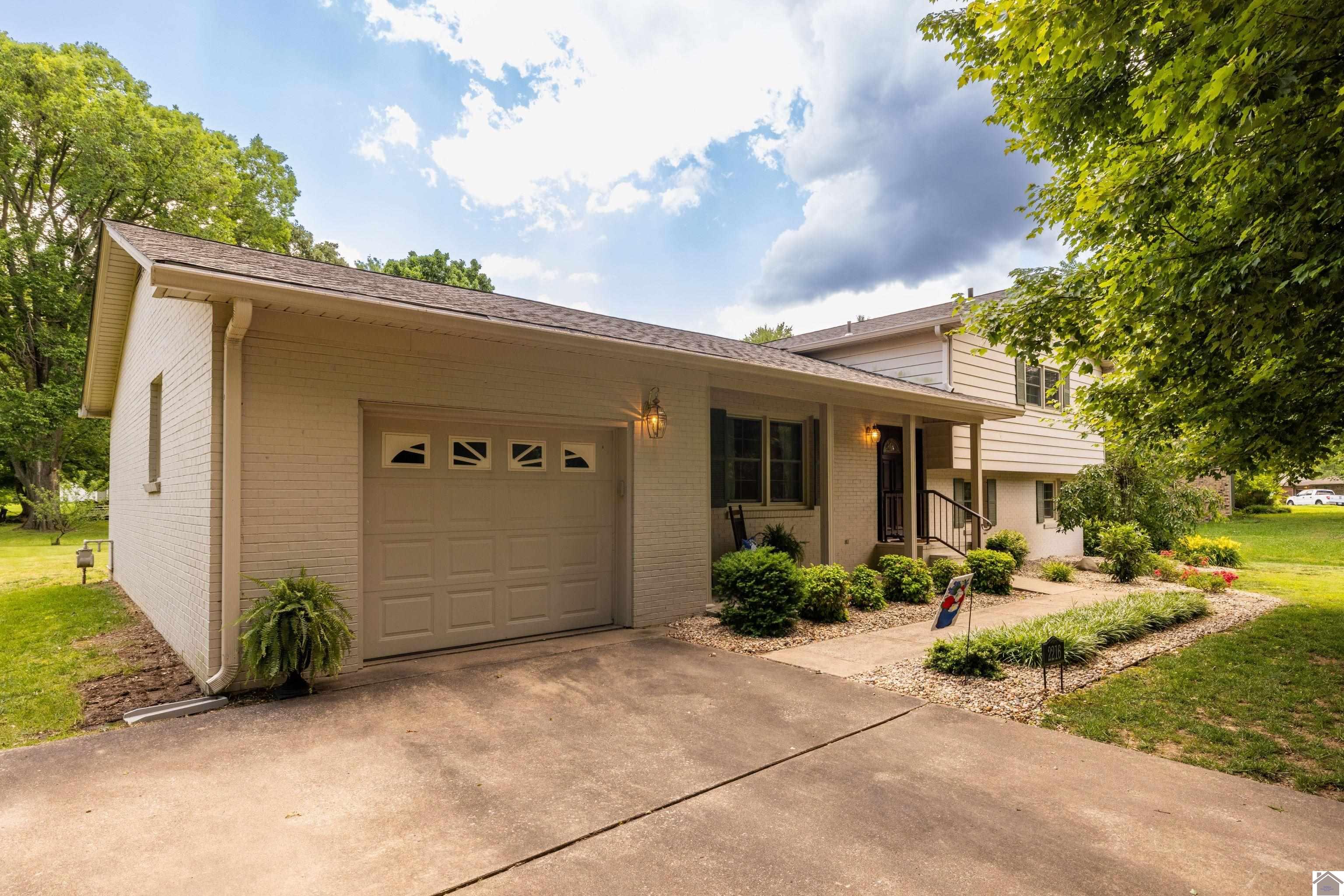 2216 Gatesborough Circle Property Photo 1