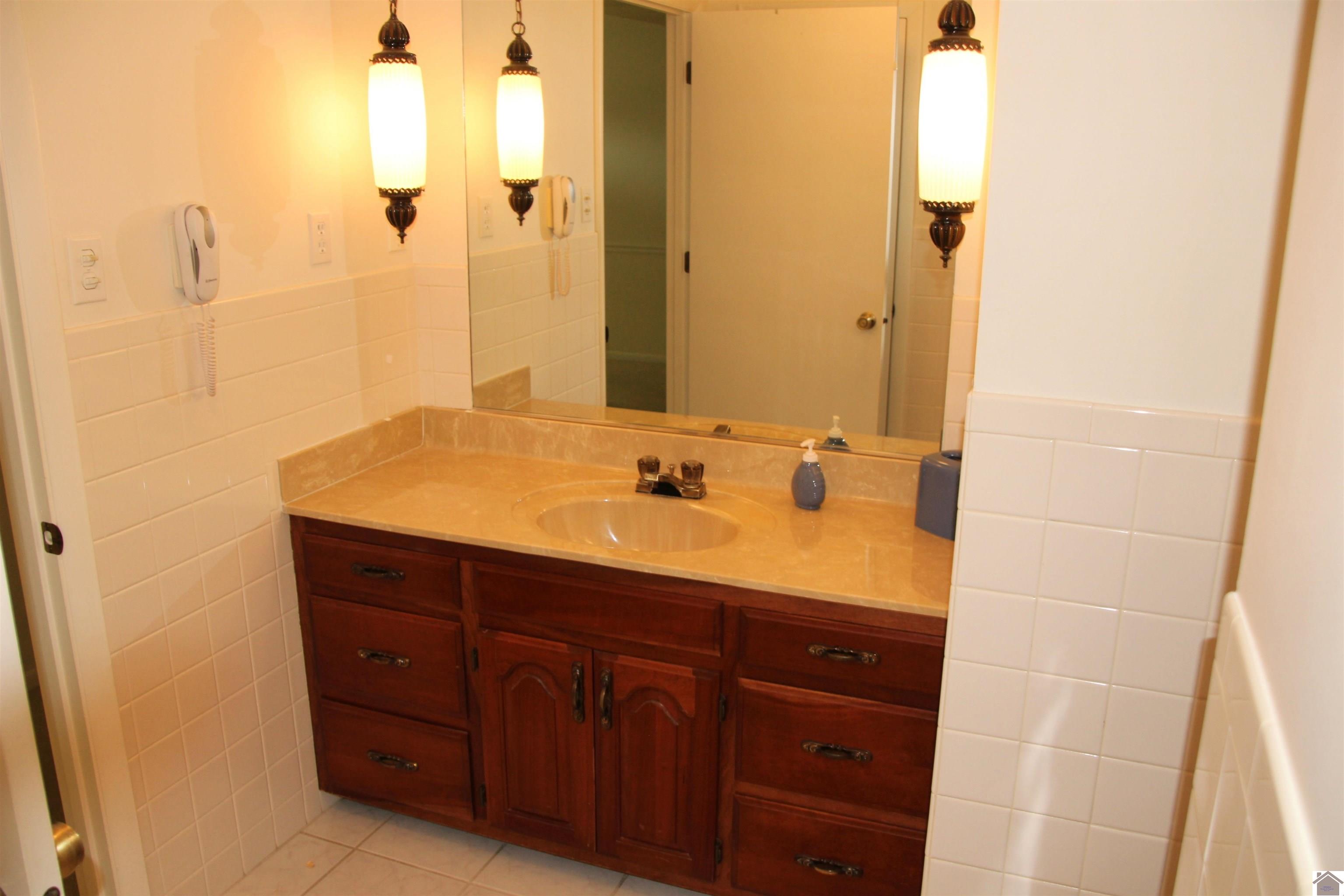 156 Albany Property Photo 13