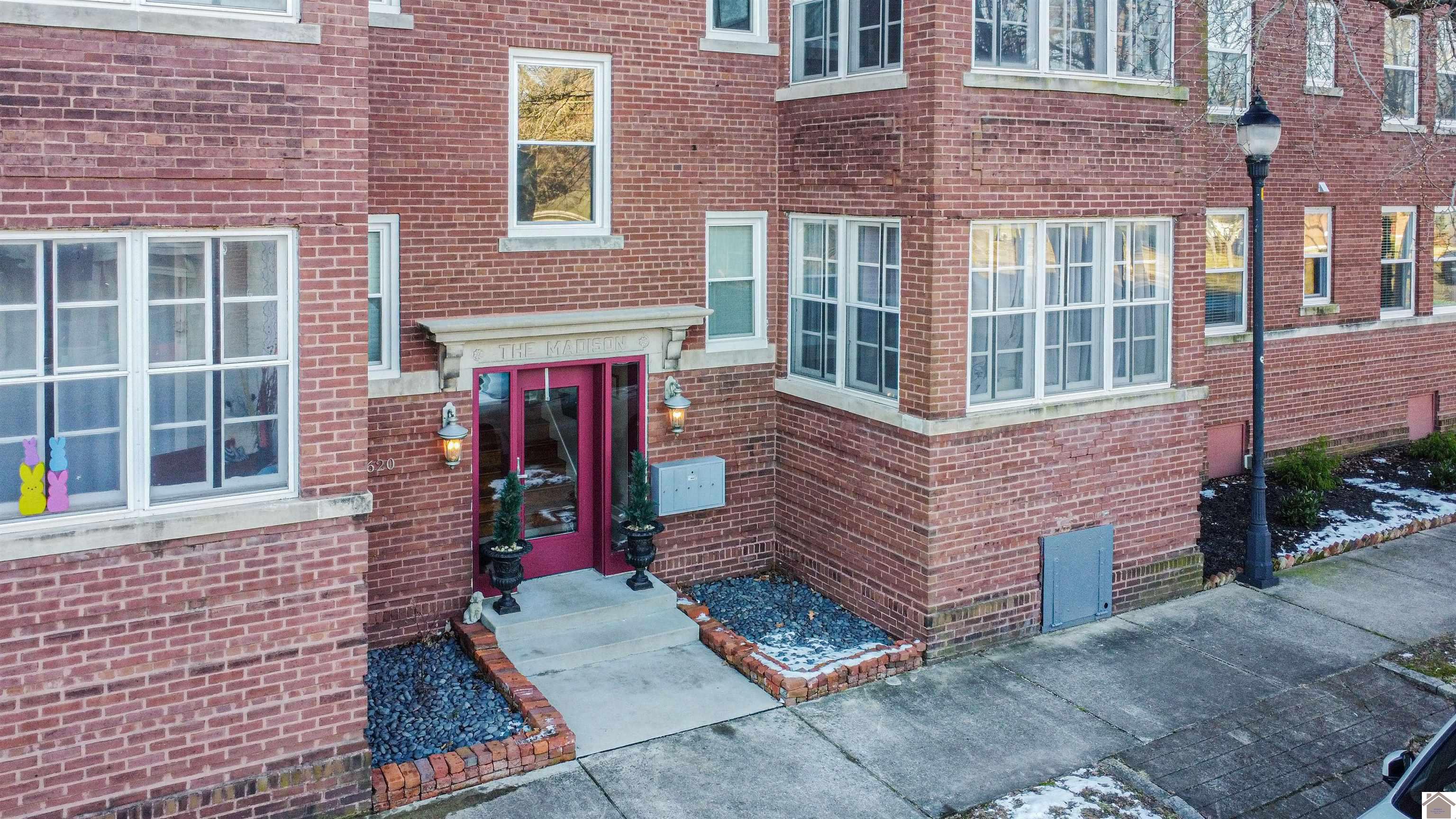 620 Madison Street Unit 201 Property Photo 1