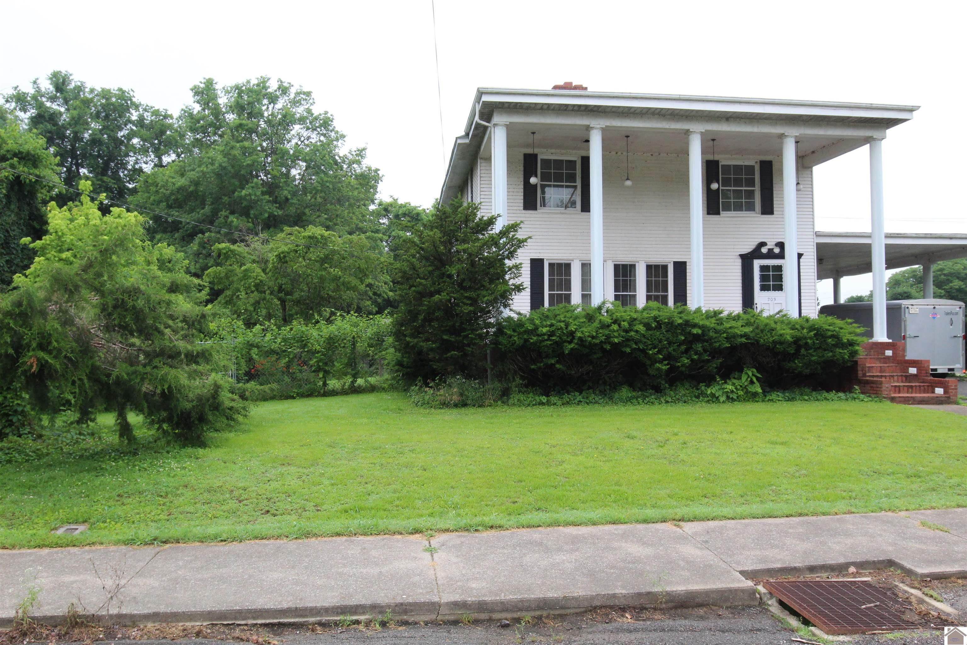 203 Court St. Property Photo 2