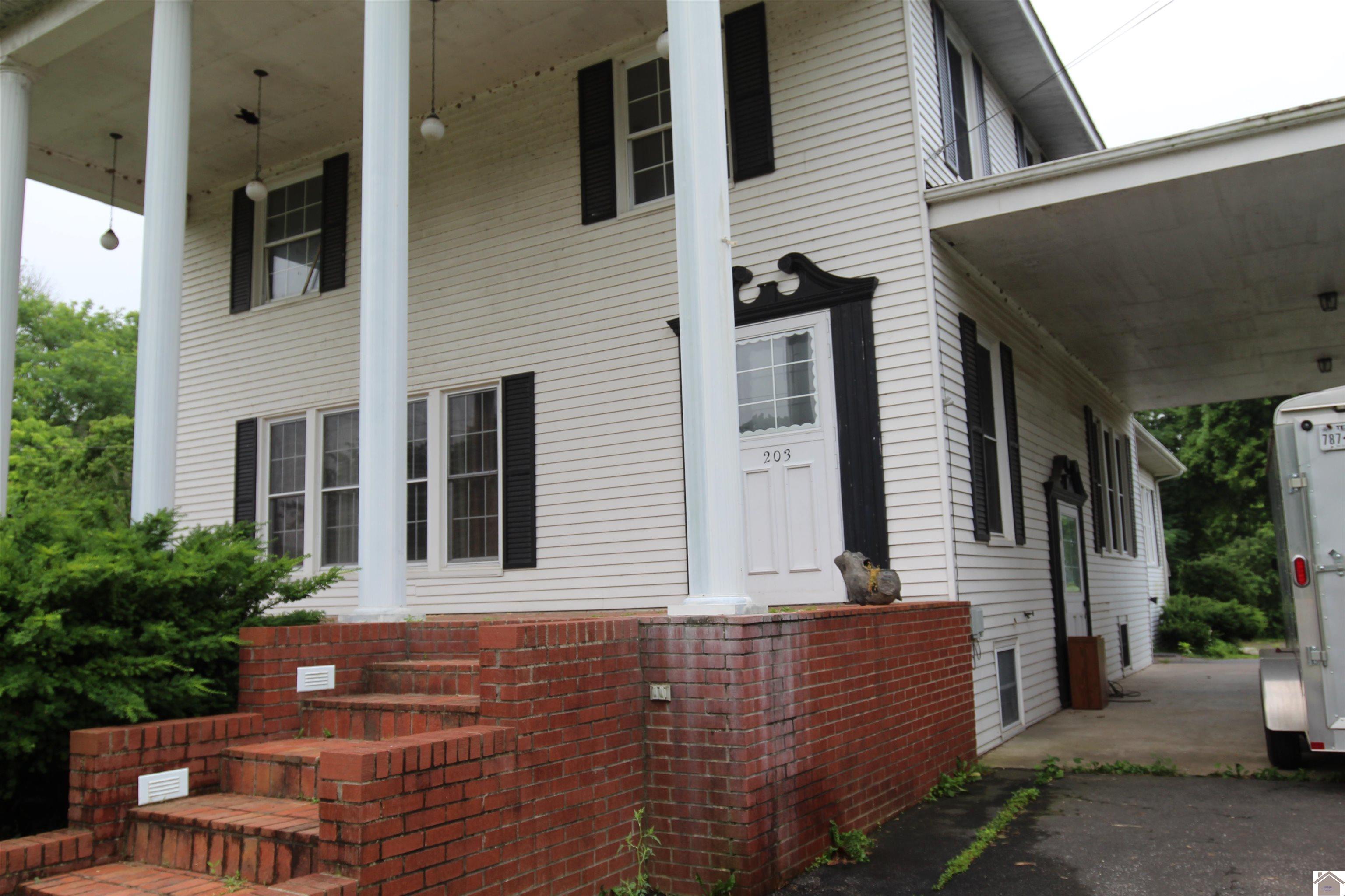203 Court St. Property Photo 3