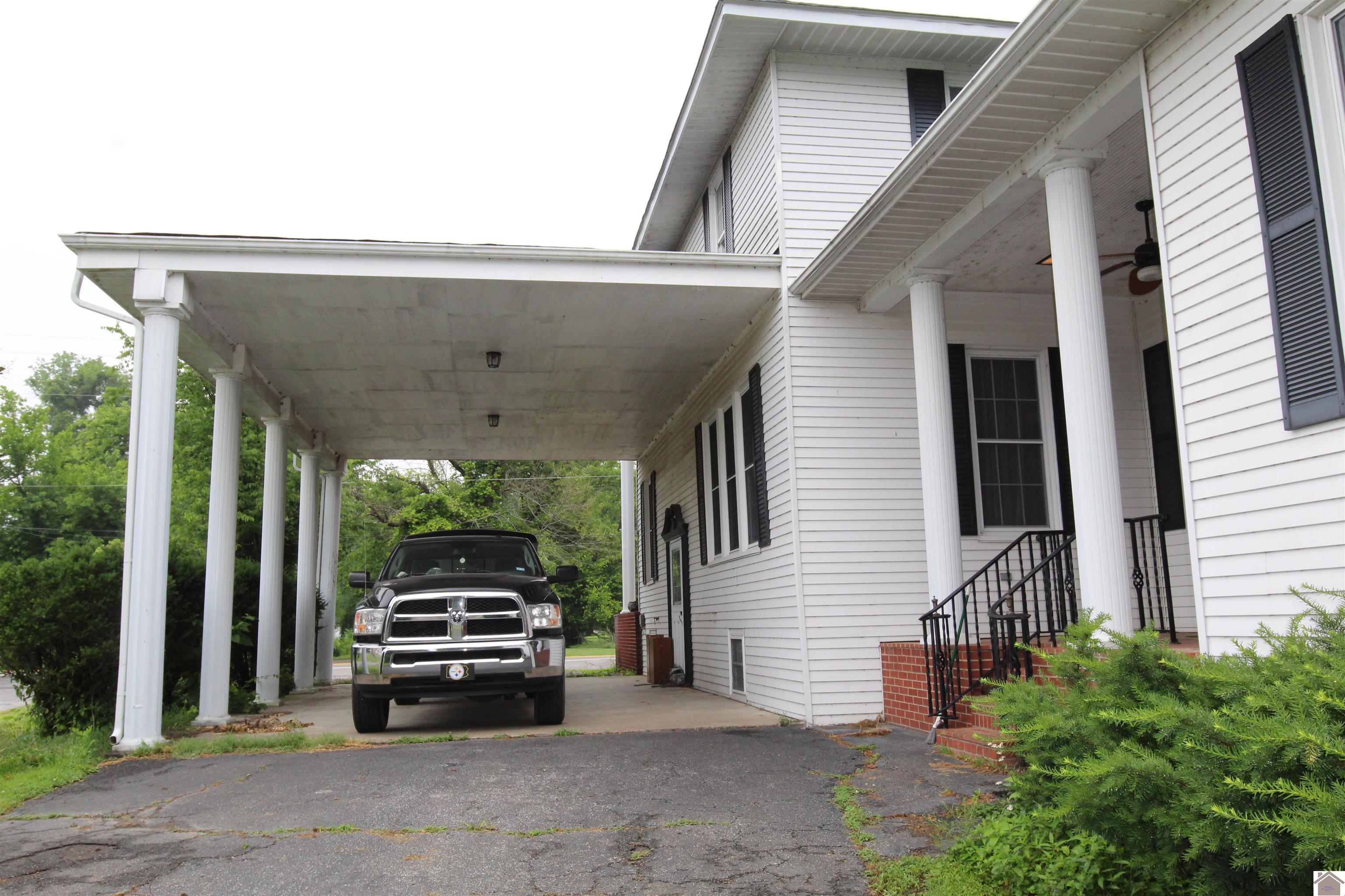 203 Court St. Property Photo 4