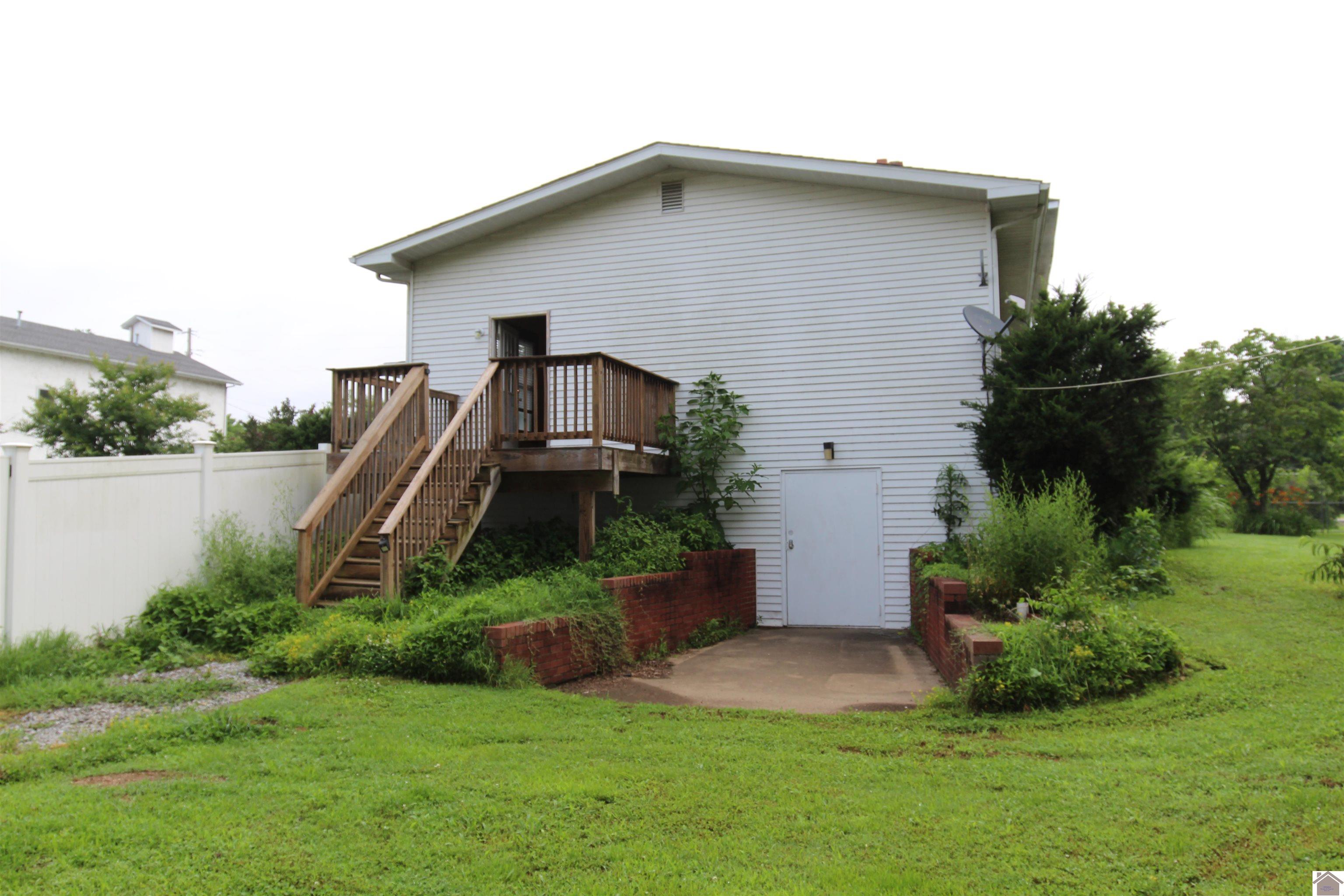 203 Court St. Property Photo 6