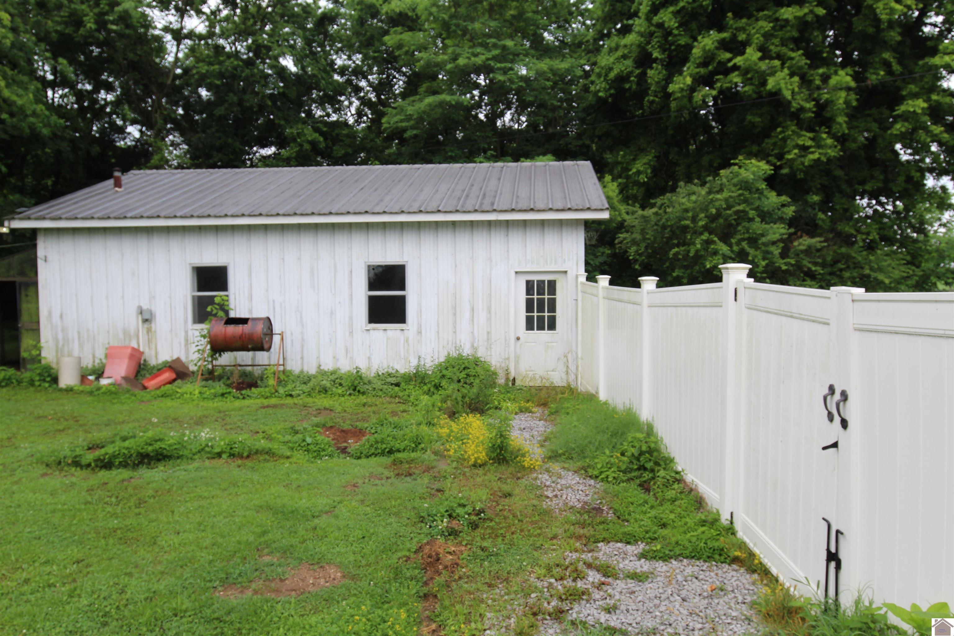 203 Court St. Property Photo 37