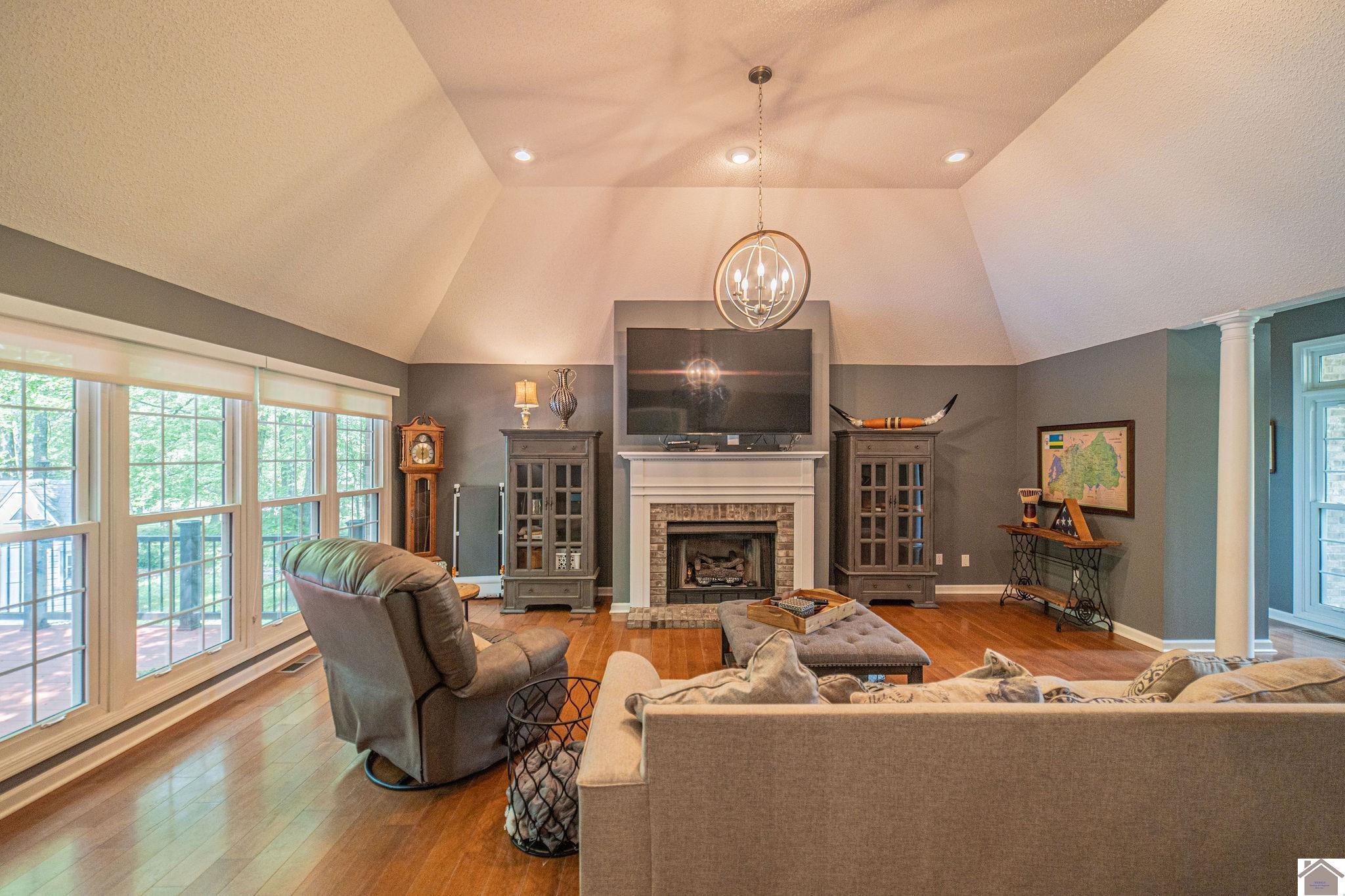 110 Downing Cove Property Photo 7