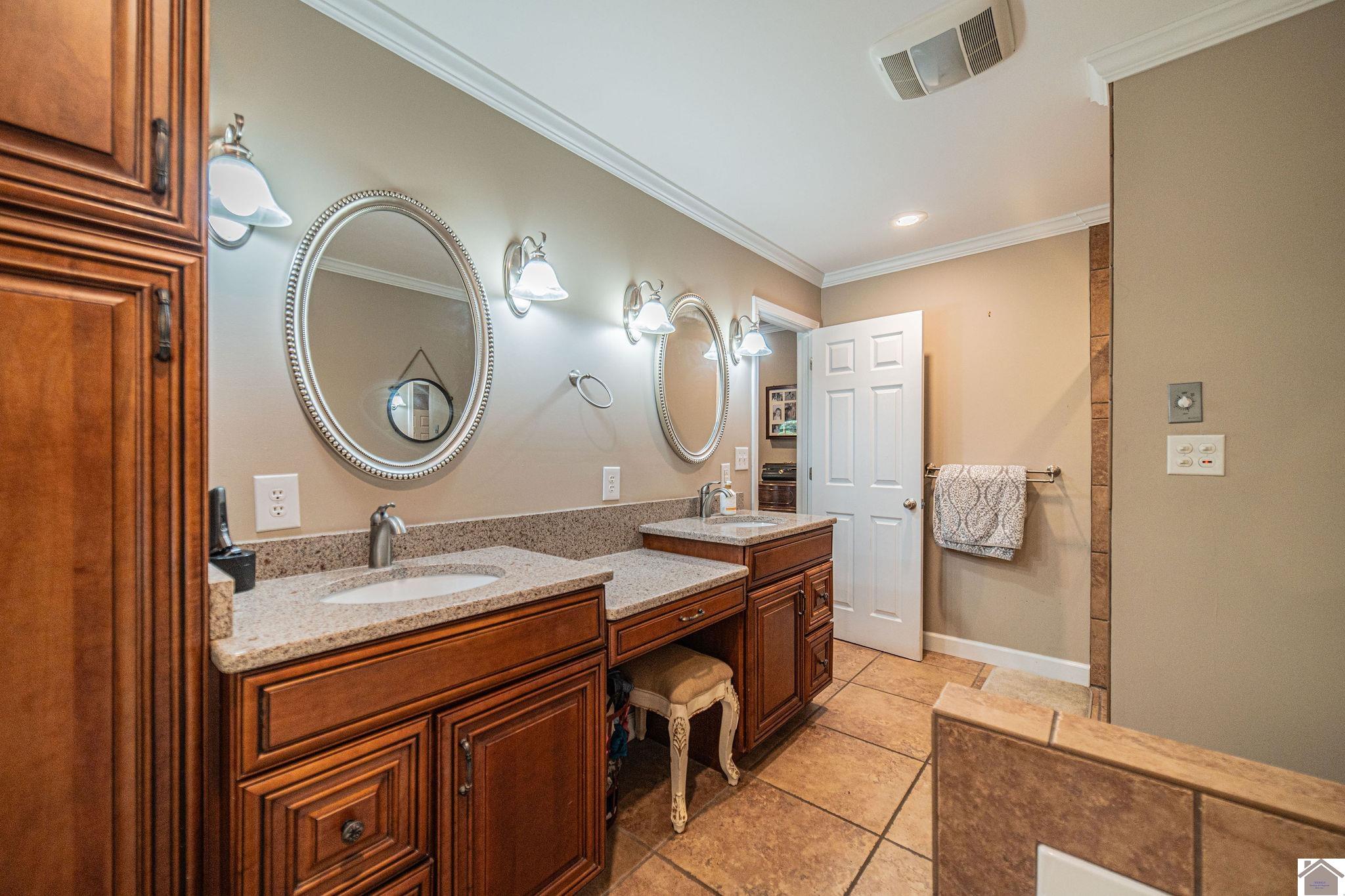 110 Downing Cove Property Photo 27