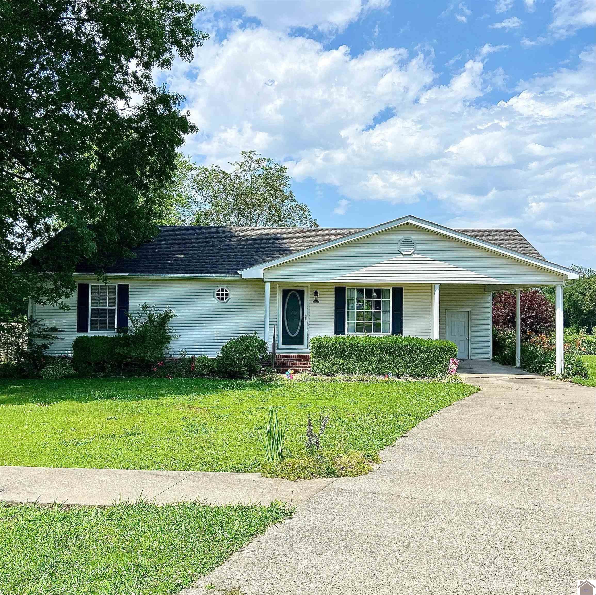 440 Sunrise Dr Property Photo 1
