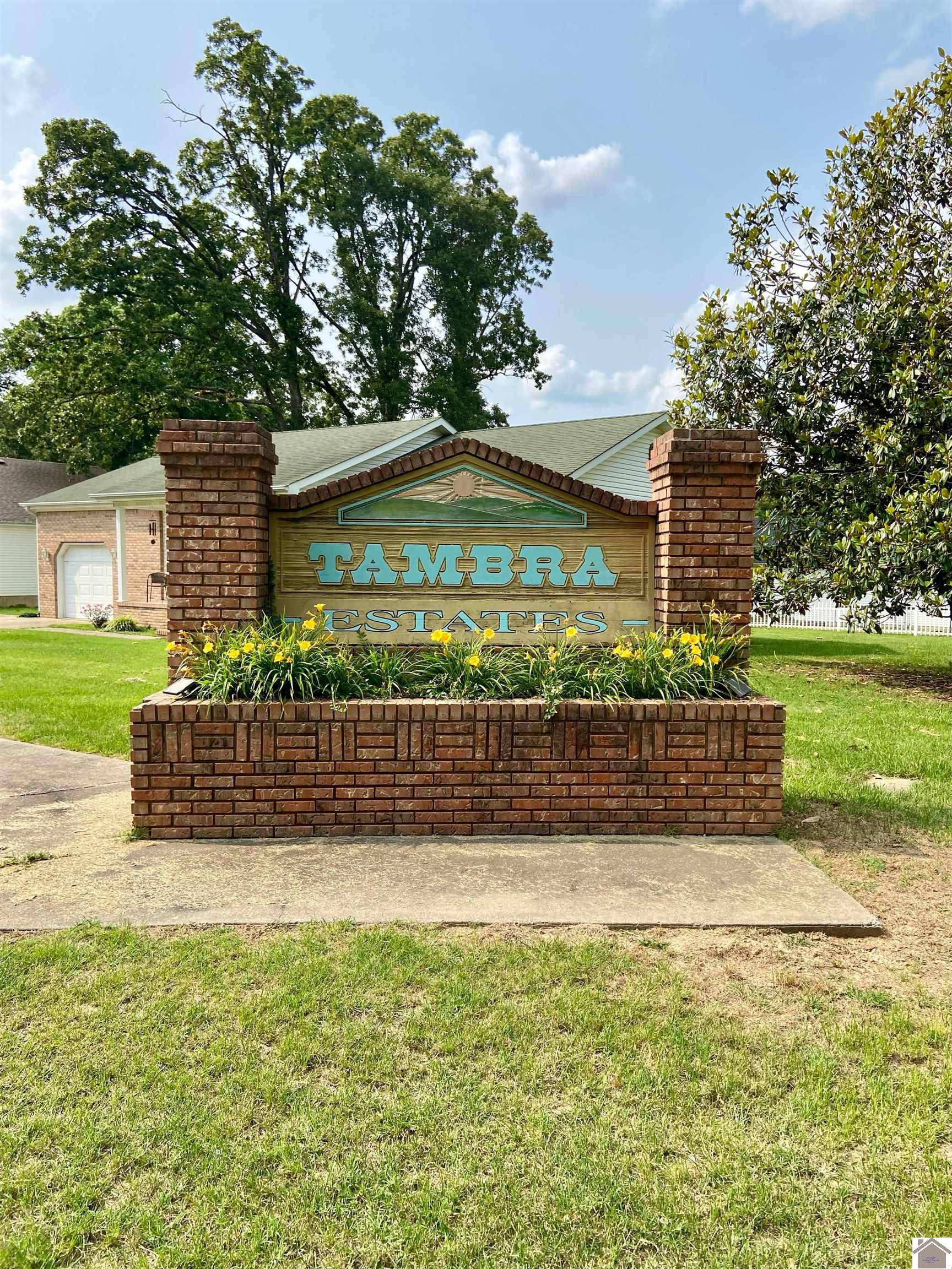 440 Sunrise Dr Property Photo 2