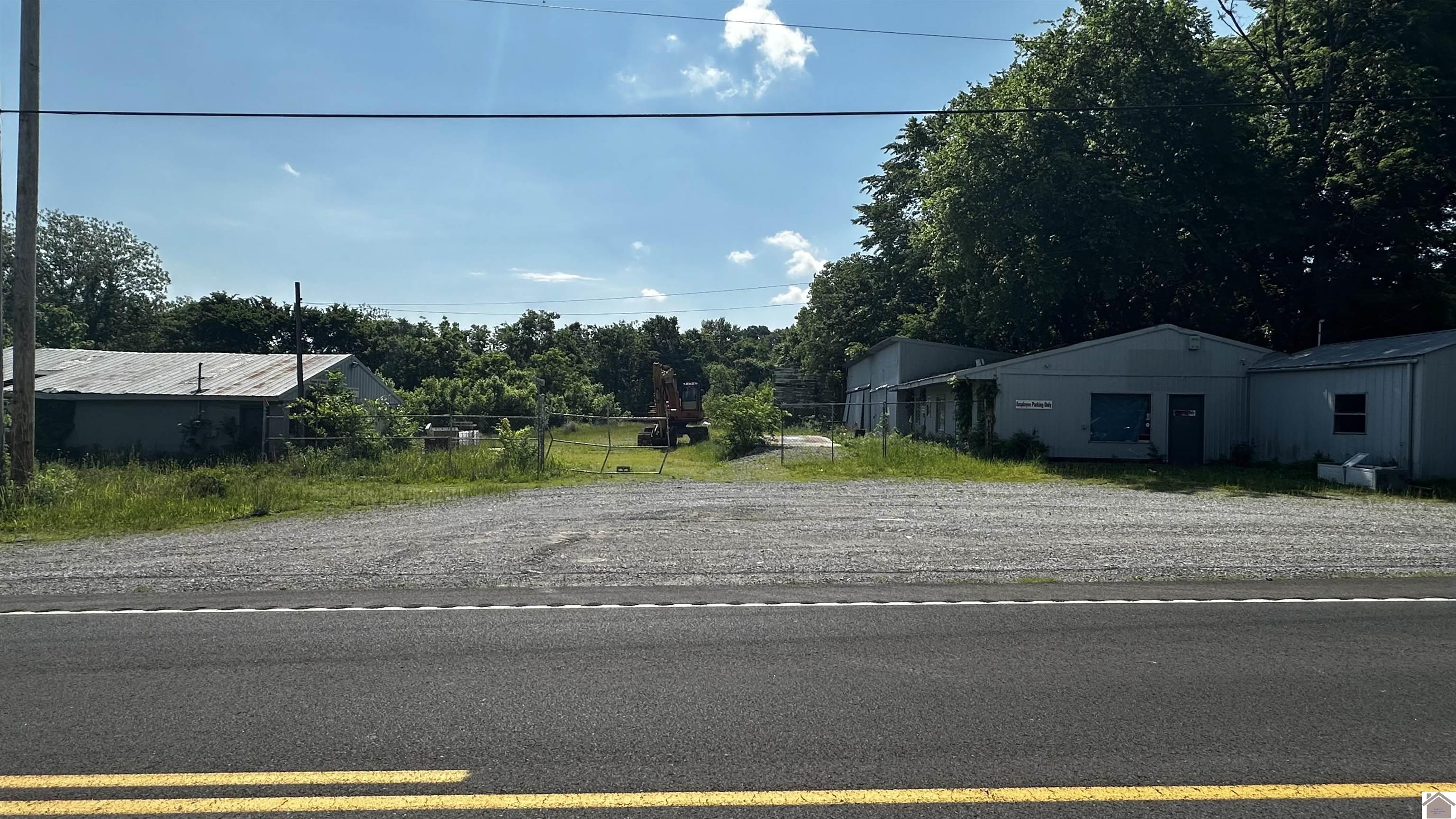 1055 Us Hwy 60e Property Photo 1