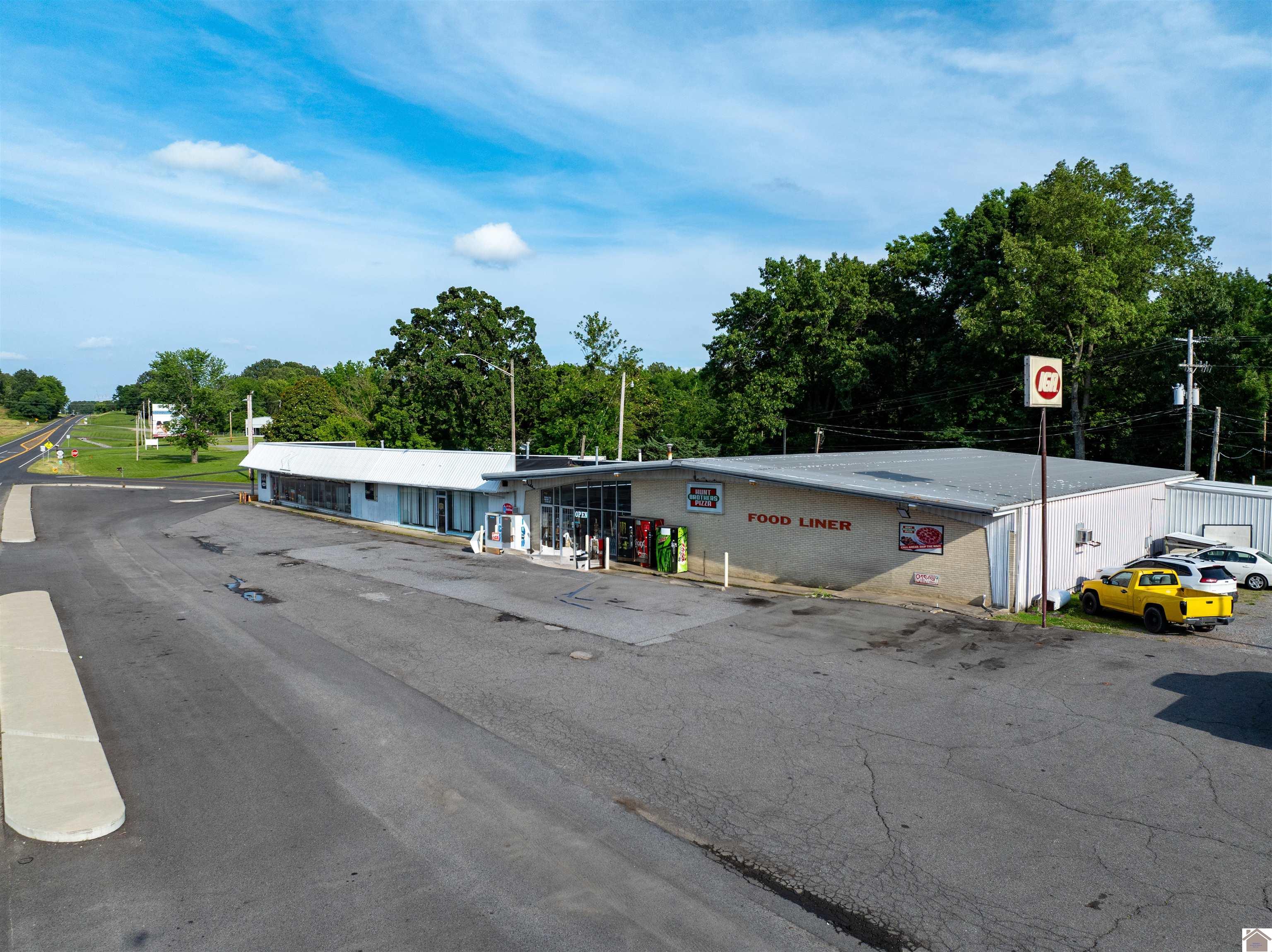 9123 Us Hwy 62 Property Photo 1