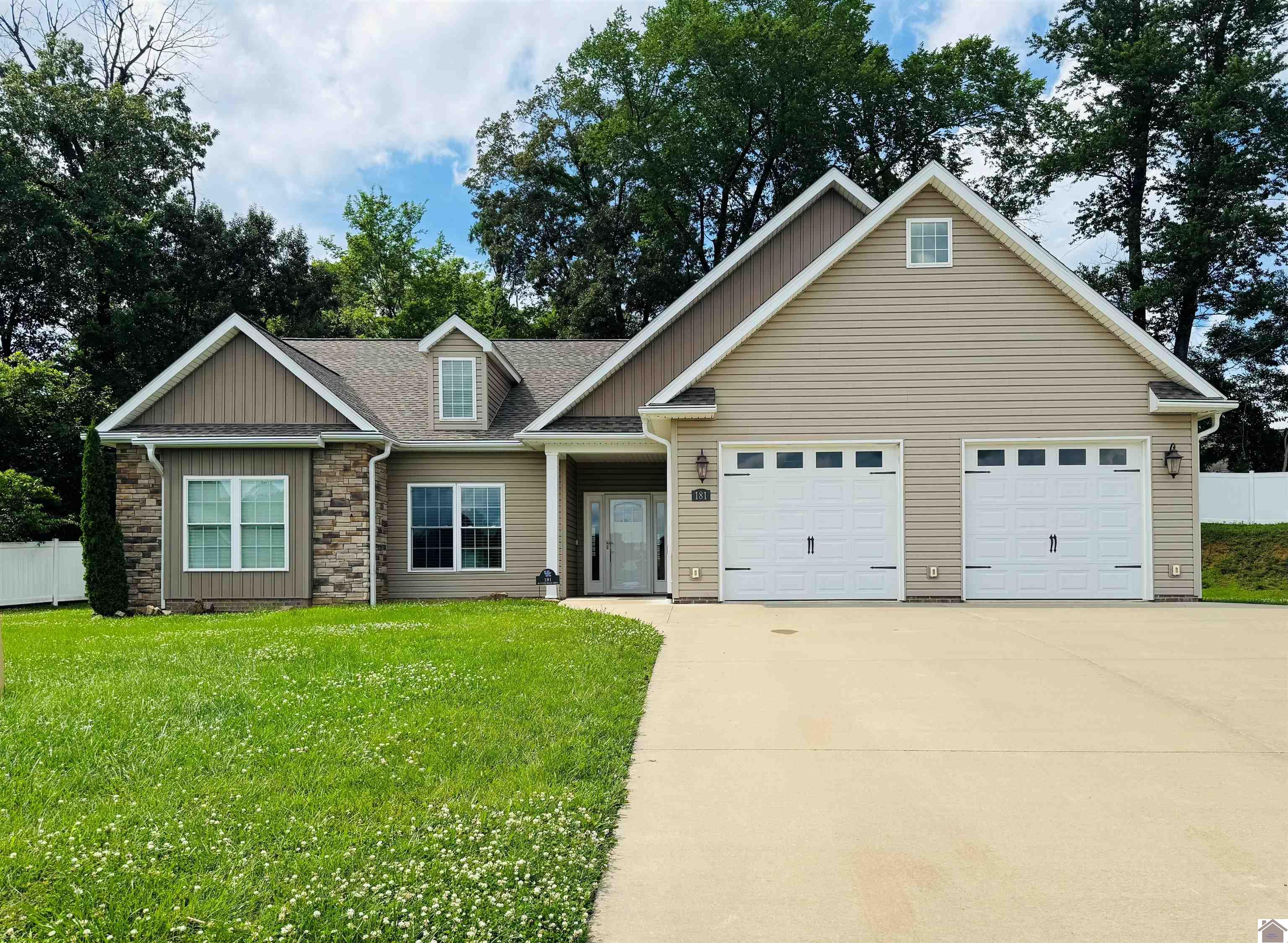 181 Hunters Ridge Dr Property Photo 1