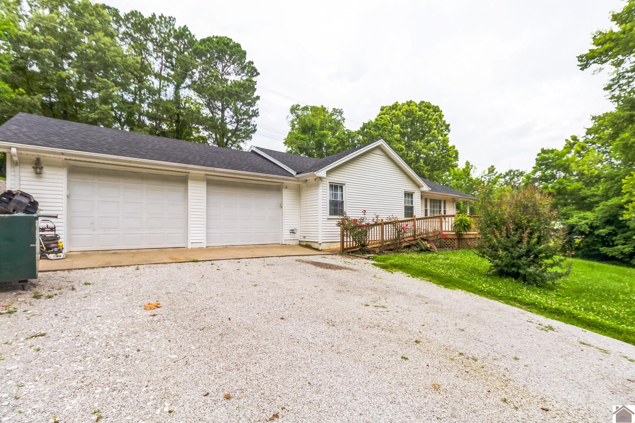 753 Caneyville Rd Property Photo 1