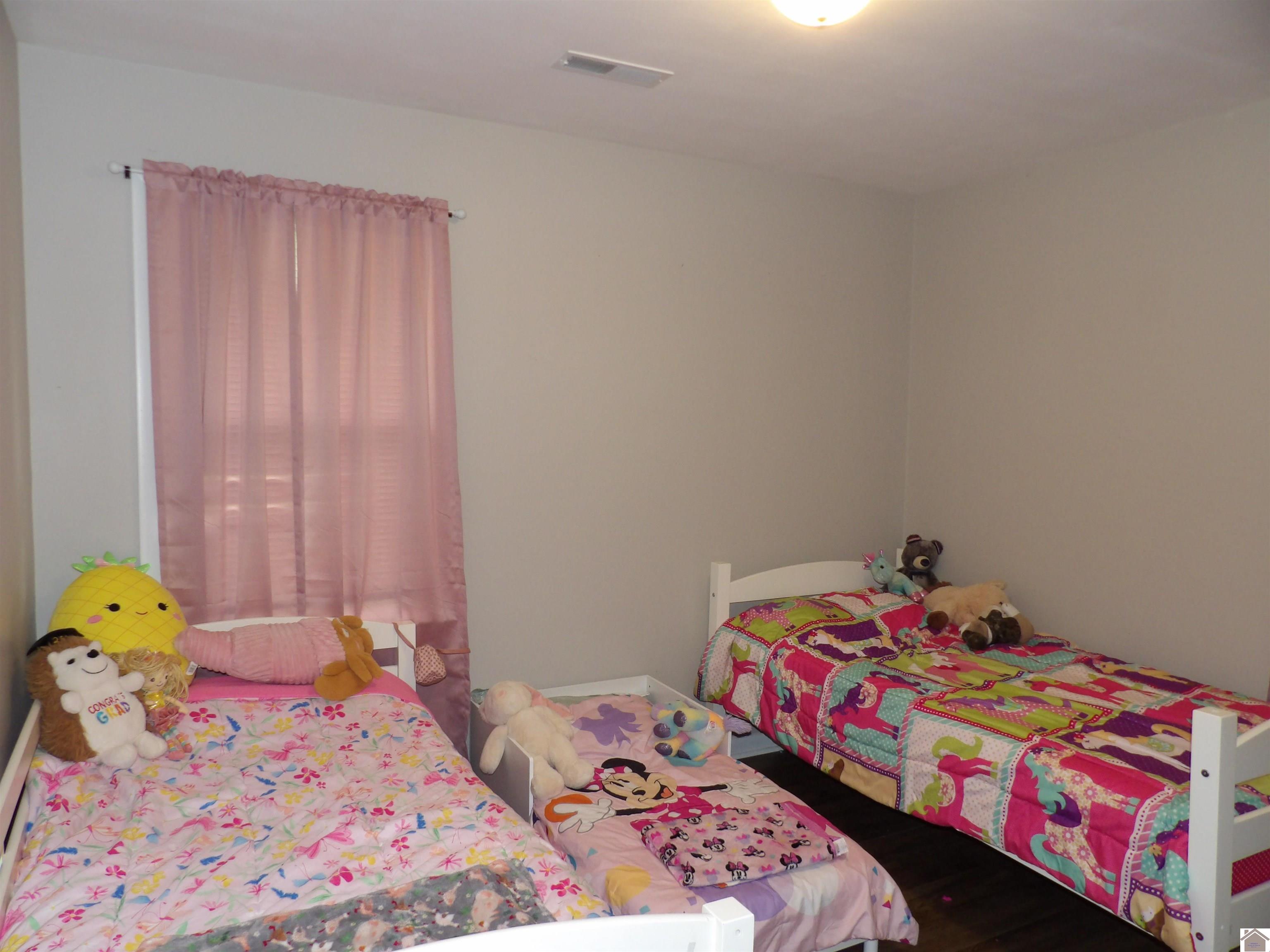 719 Elder Street Property Photo 18